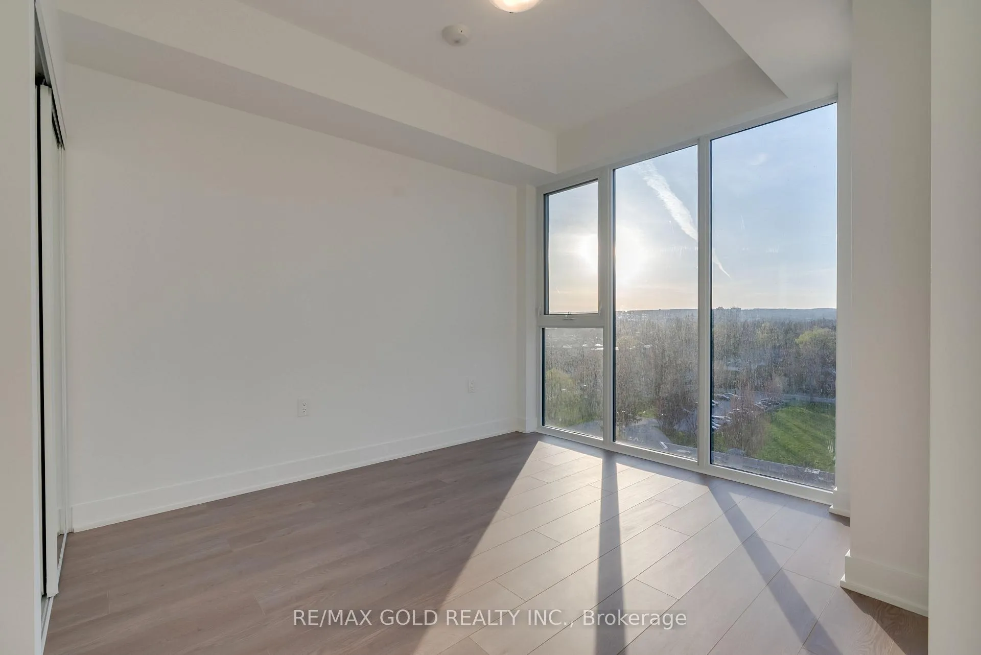 Photo 22 of Unit 803, 2088 James Street, Burlington, Brant — HOMEH