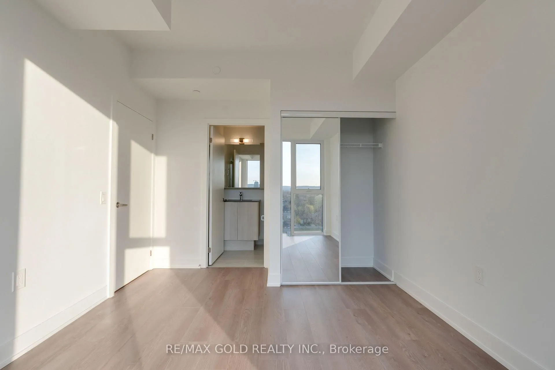 Photo 24 of Unit 803, 2088 James Street, Burlington, Brant — HOMEH