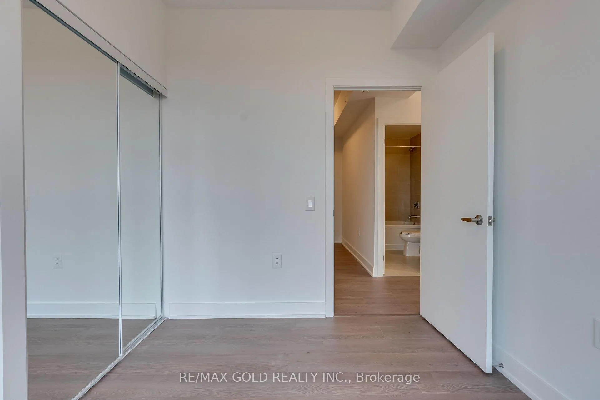 Photo 28 of Unit 803, 2088 James Street, Burlington, Brant — HOMEH