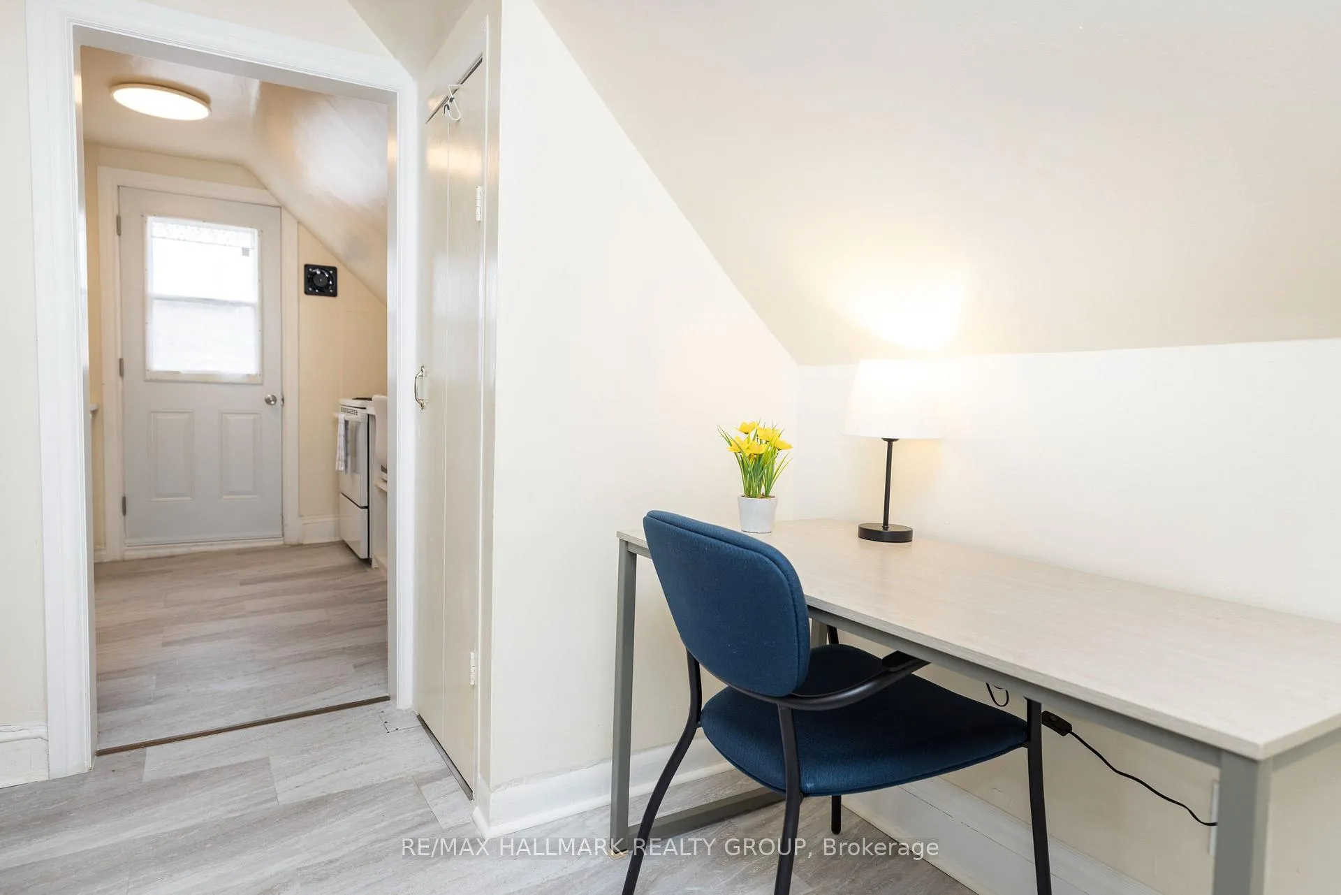 Photo 4 of Unit 2, 456 Bronson Avenue, Ottawa, West Centre Town — HOMEH