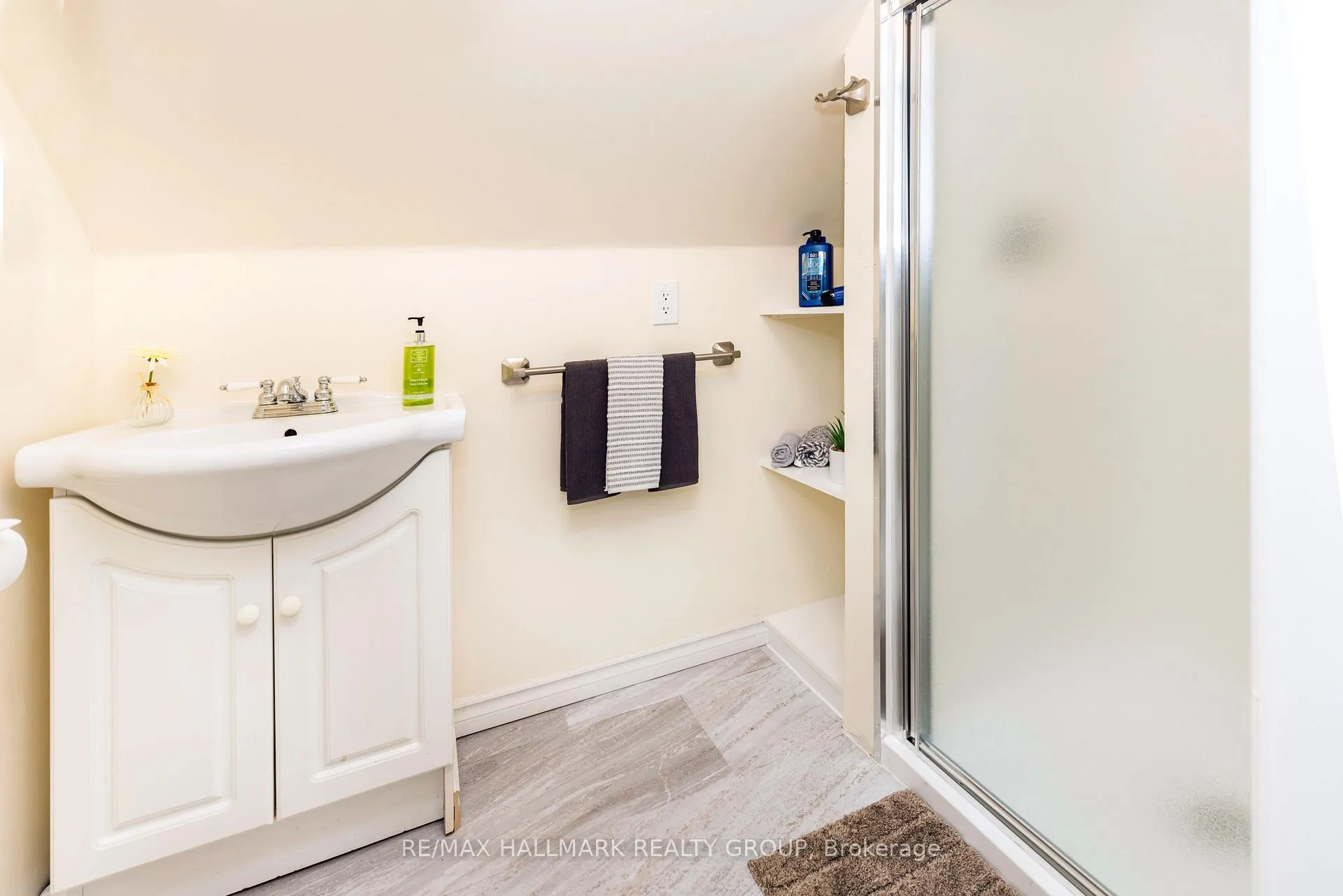 Photo 15 of Unit 2, 456 Bronson Avenue, Ottawa, West Centre Town — HOMEH
