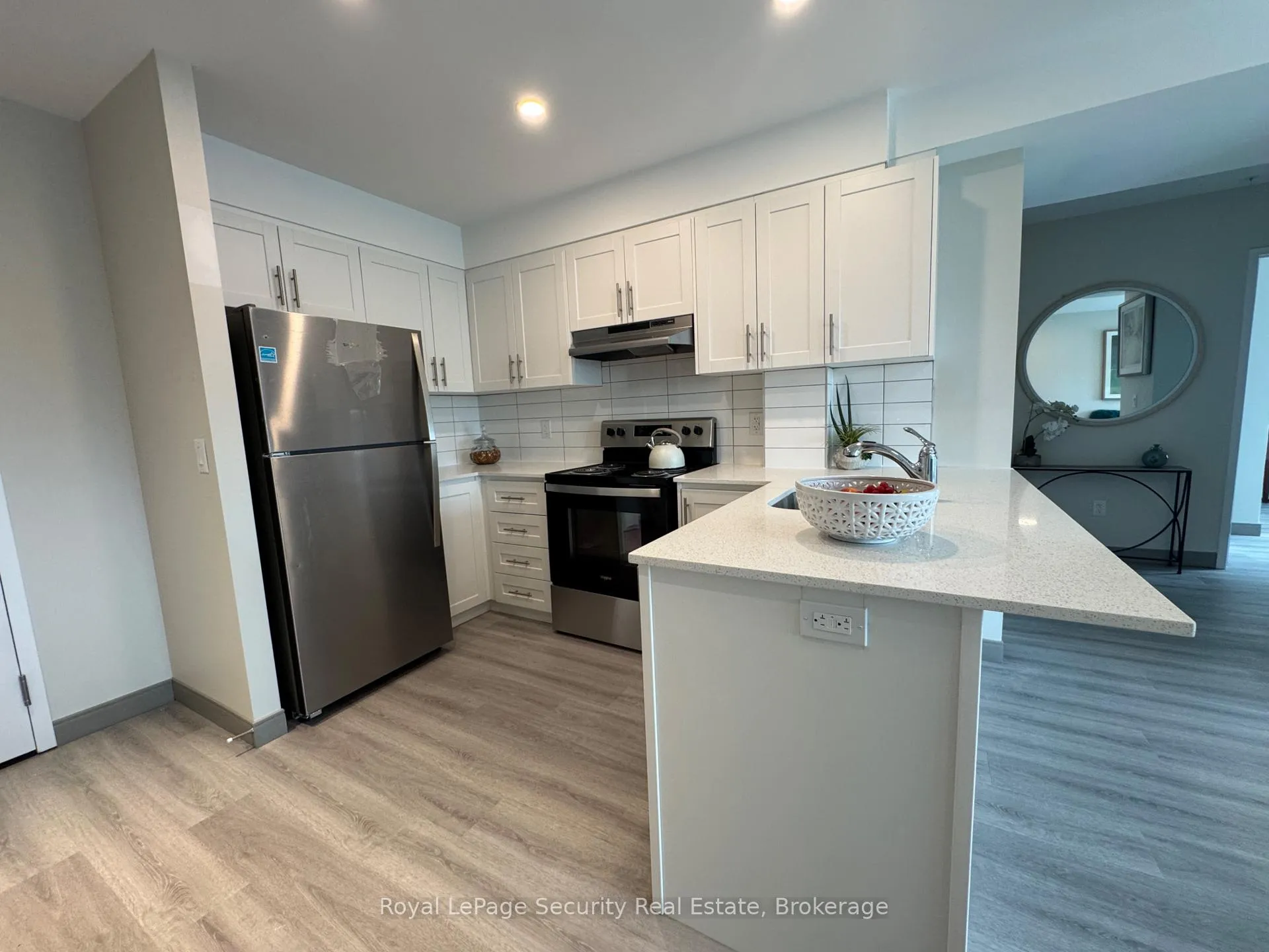 Photo 6 of Unit 514, 1015 Innisfil Beach Road, Innisfil, Alcona — HOMEH