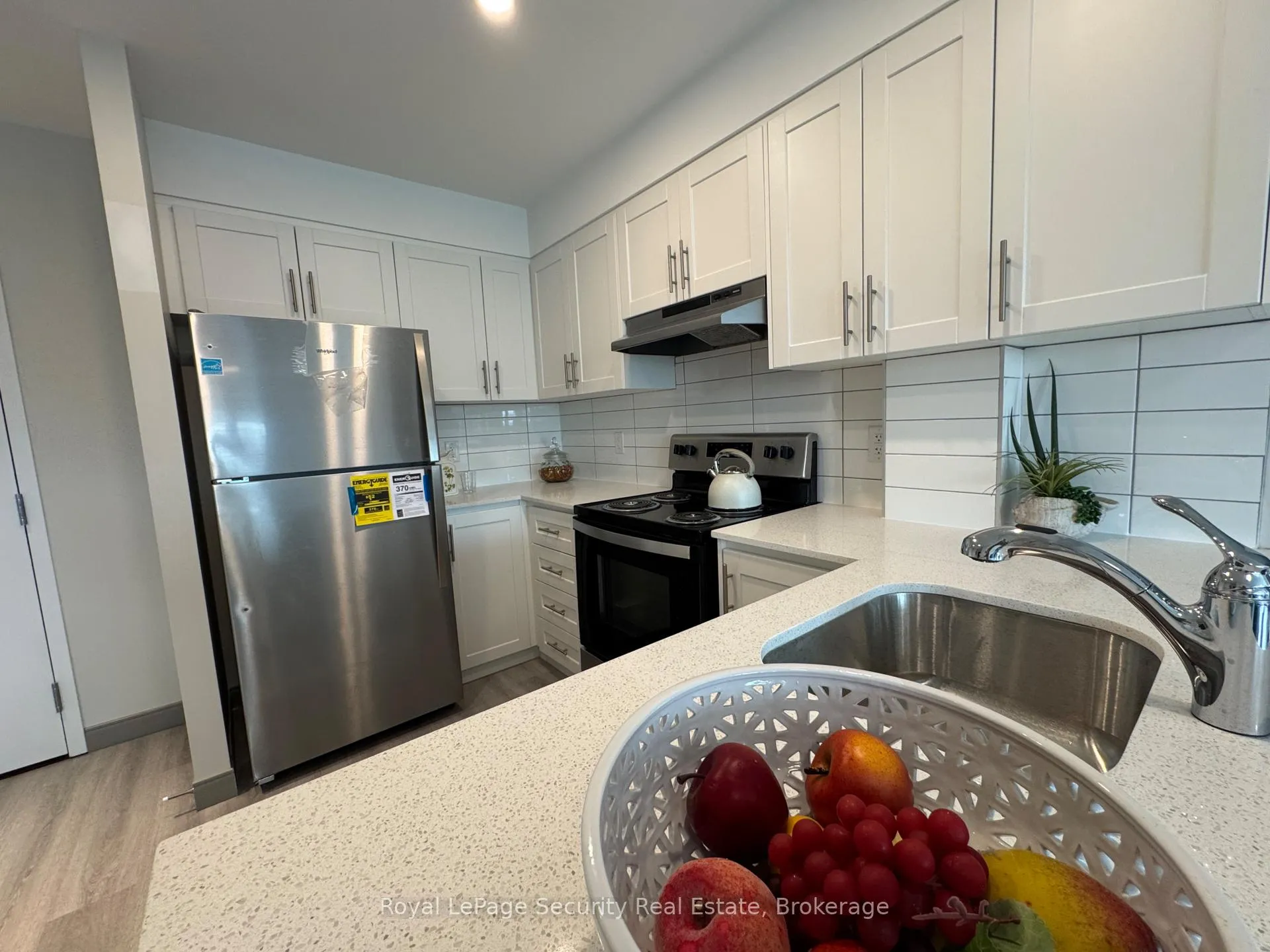 Photo 7 of Unit 514, 1015 Innisfil Beach Road, Innisfil, Alcona — HOMEH