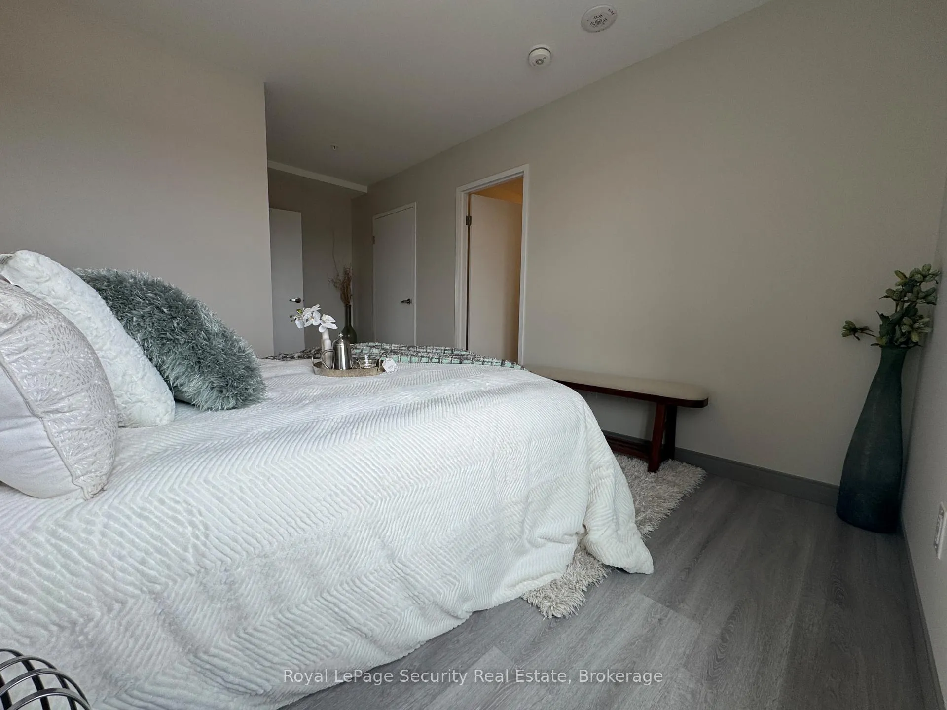 Photo 8 of Unit 514, 1015 Innisfil Beach Road, Innisfil, Alcona — HOMEH