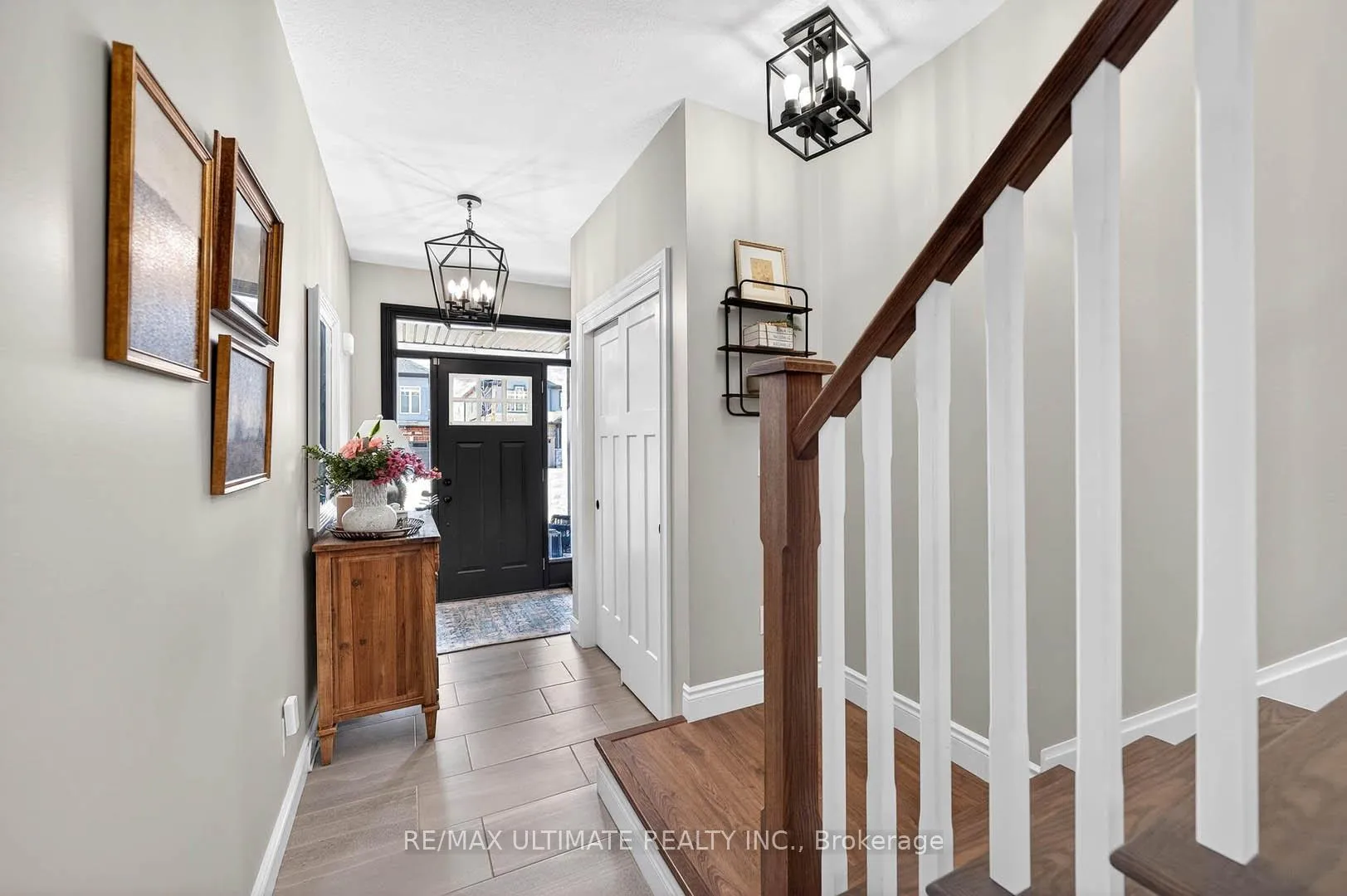 Photo 9 of 67 Beauchamp Drive N, Cambridge — HOMEH