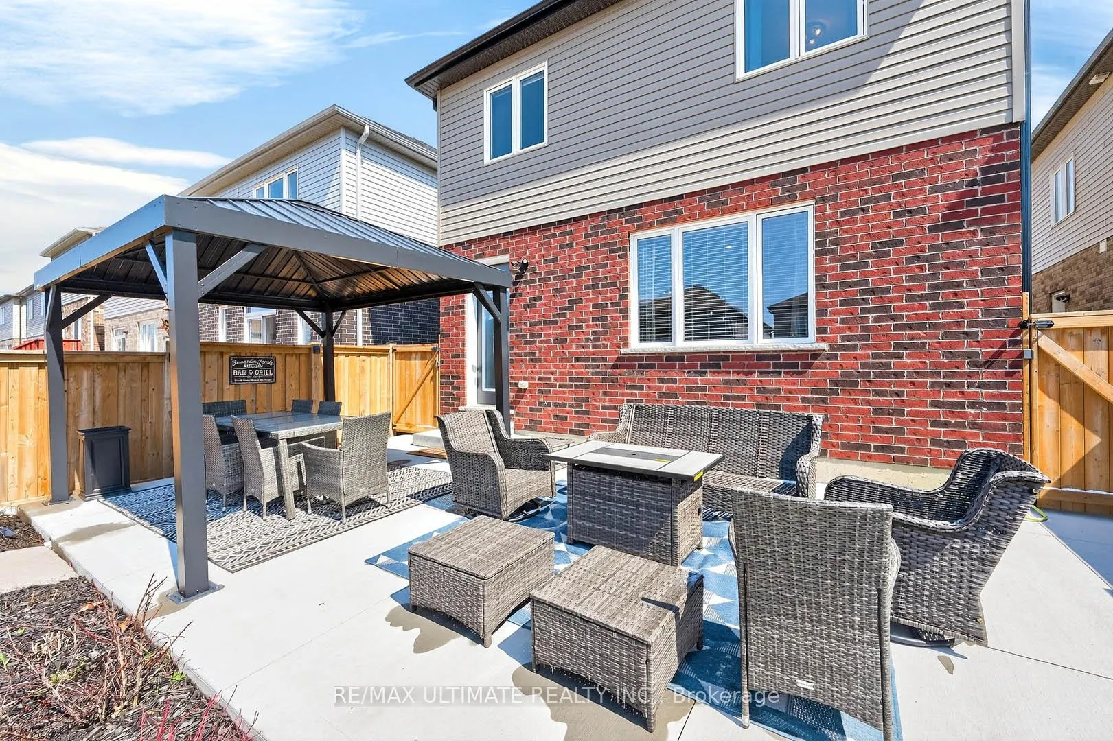 Photo 44 of 67 Beauchamp Drive N, Cambridge — HOMEH