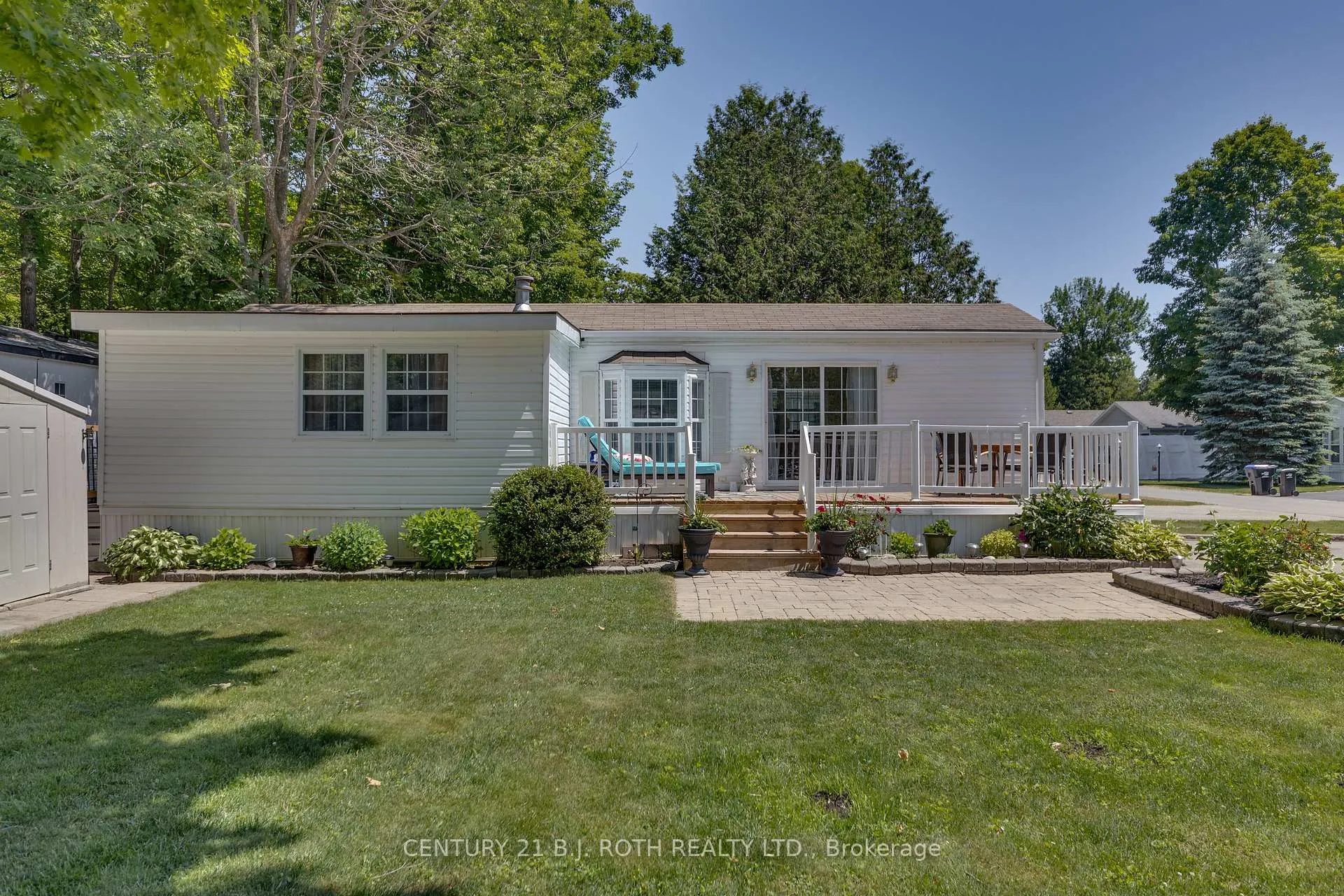Photo 2 of 1 Malta Avenue, Wasaga Beach — HOMEH