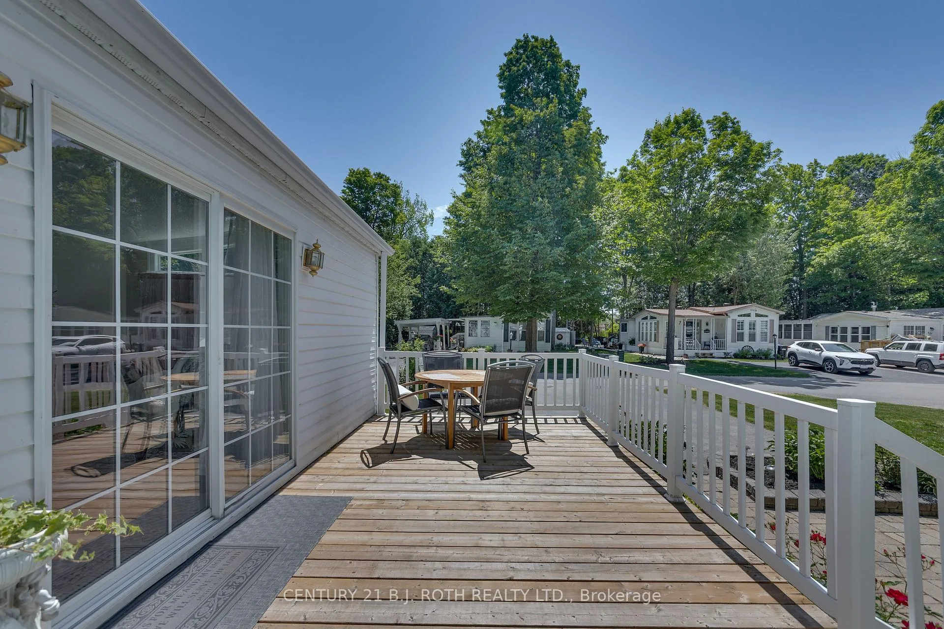 Photo 6 of 1 Malta Avenue, Wasaga Beach — HOMEH