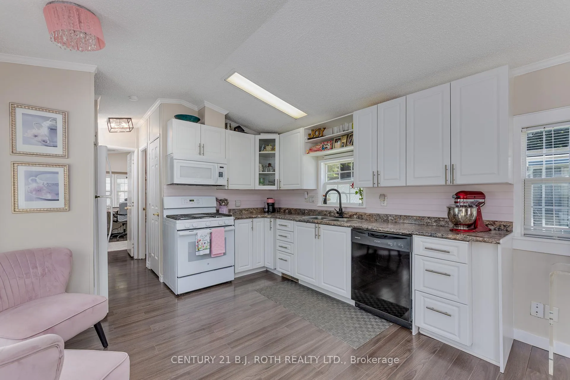 Photo 14 of 1 Malta Avenue, Wasaga Beach — HOMEH