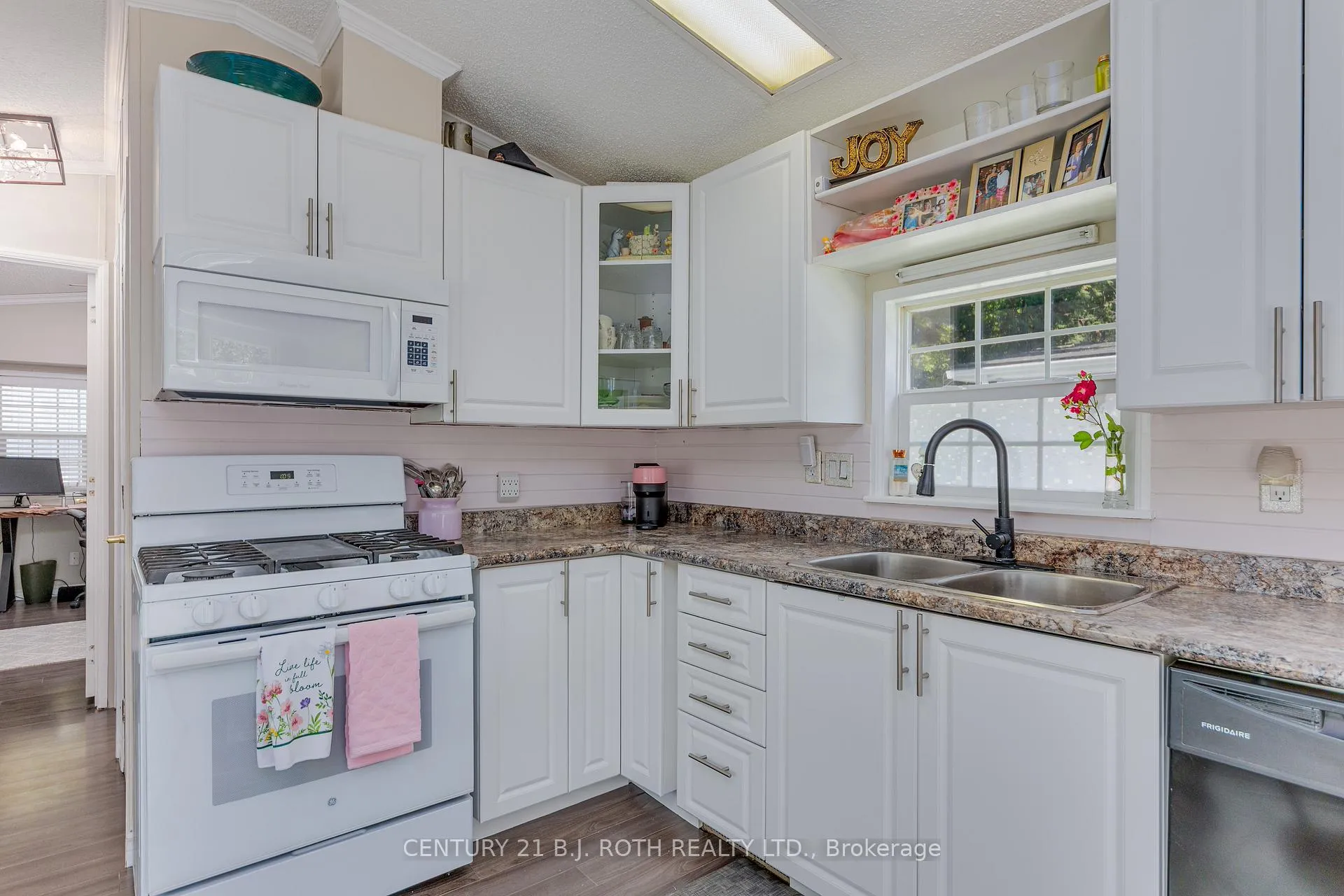 Photo 16 of 1 Malta Avenue, Wasaga Beach — HOMEH
