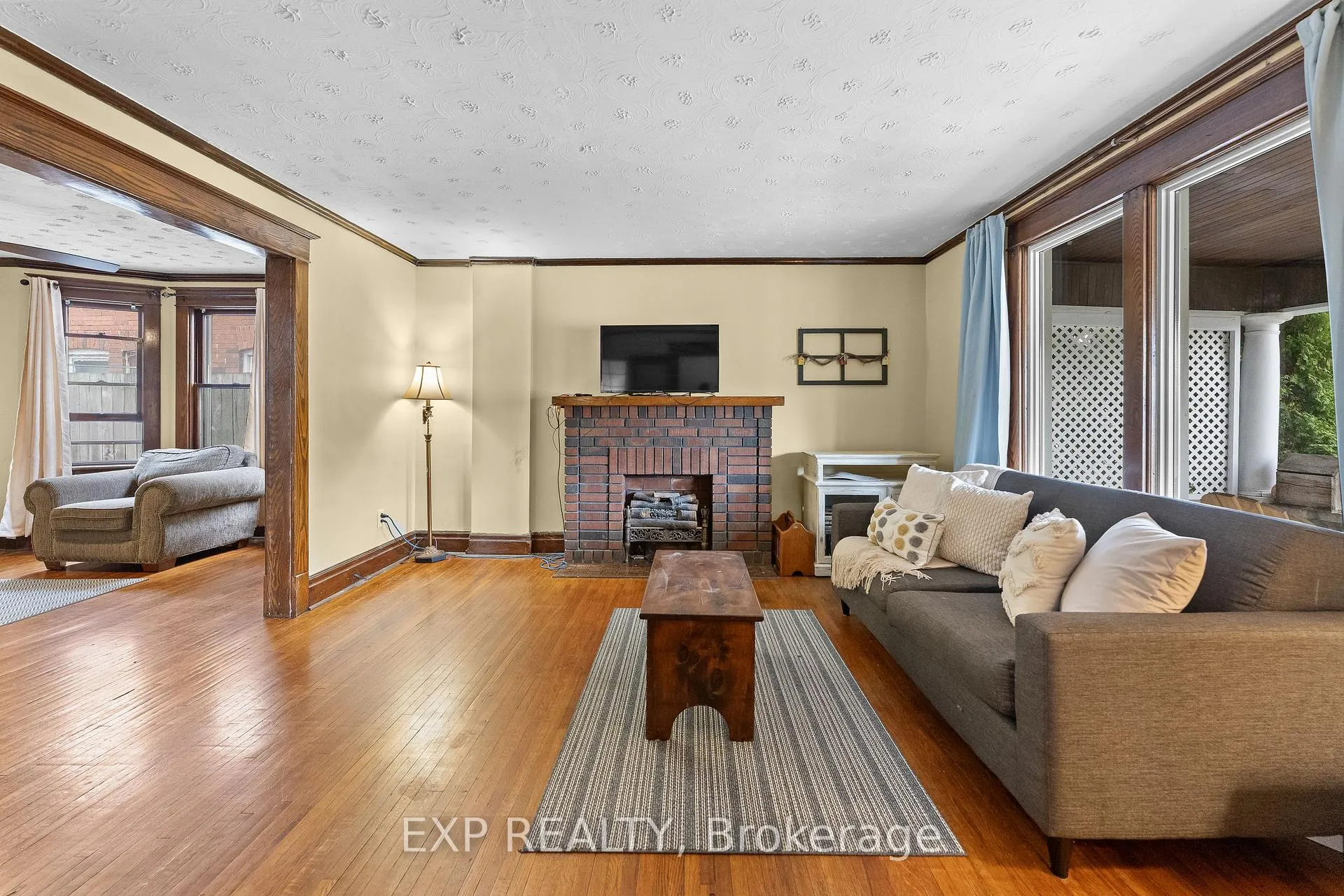 Photo 4 of 4725 Third Avenue, Niagara Falls, Cherrywood — HOMEH