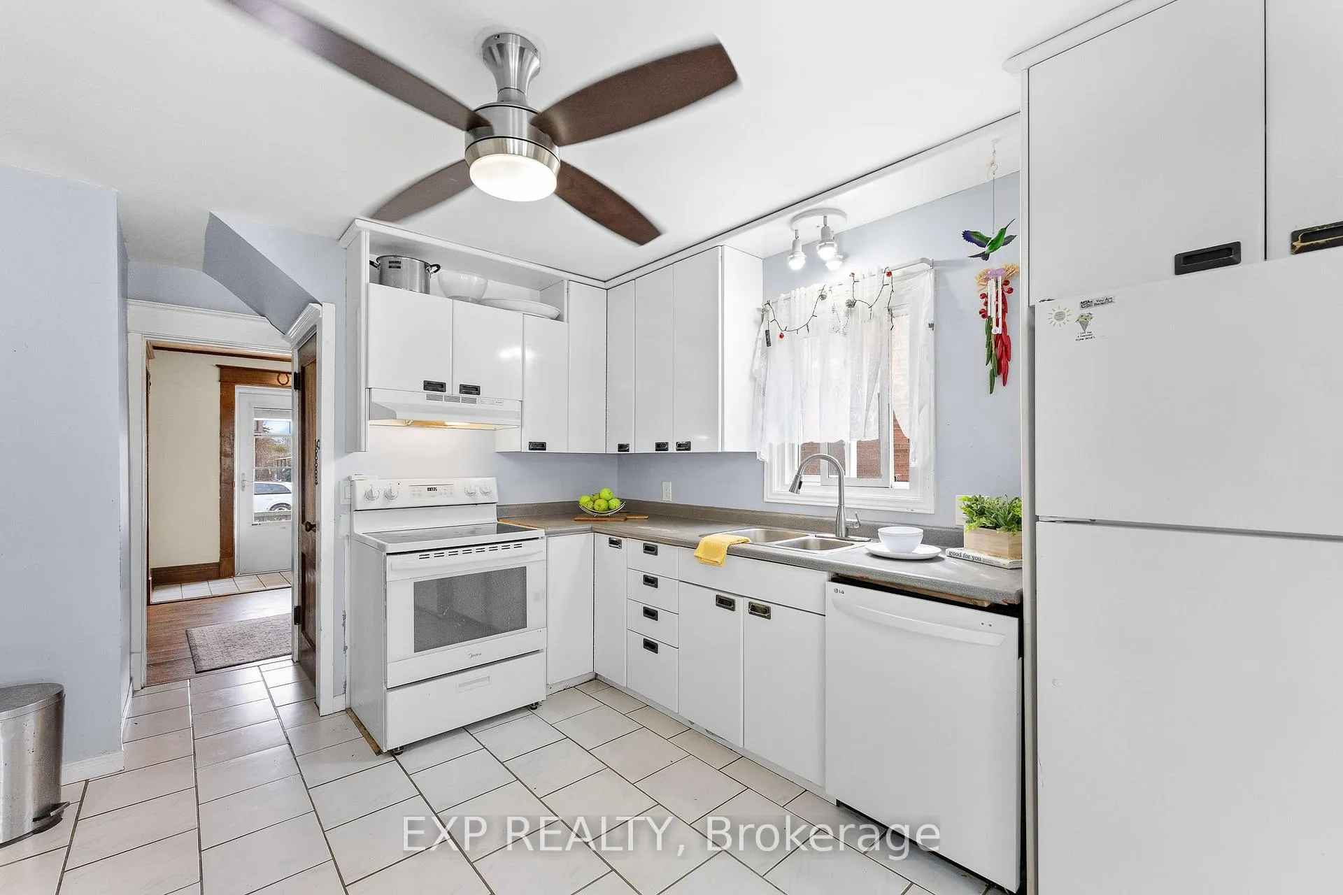 Photo 10 of 4725 Third Avenue, Niagara Falls, Cherrywood — HOMEH