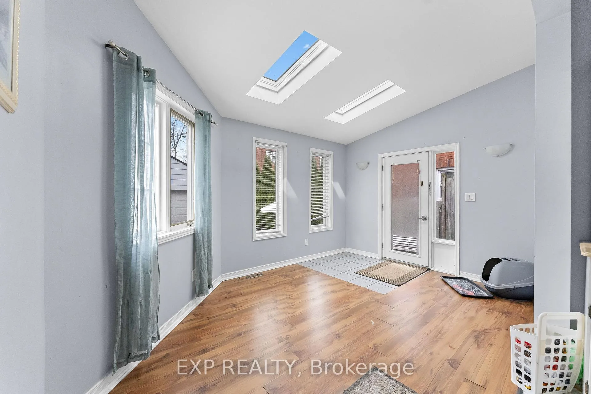 Photo 15 of 4725 Third Avenue, Niagara Falls, Cherrywood — HOMEH