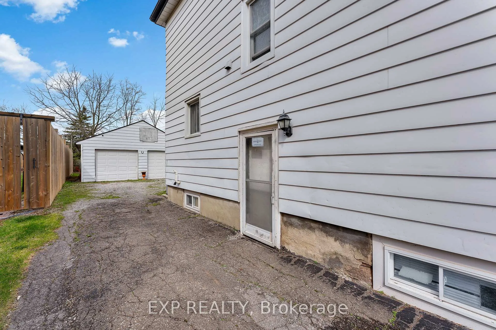 Photo 28 of 4725 Third Avenue, Niagara Falls, Cherrywood — HOMEH
