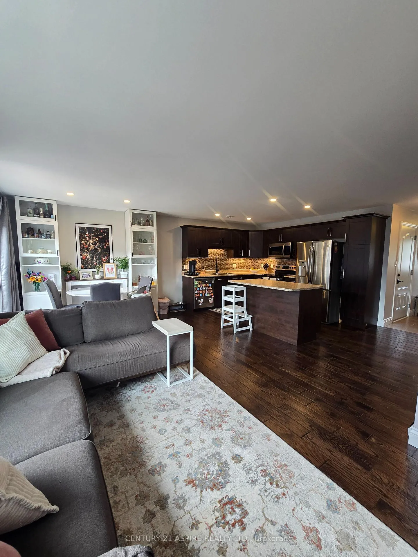 Photo 5 of 44 Winston Avenue, Petawawa — HOMEH