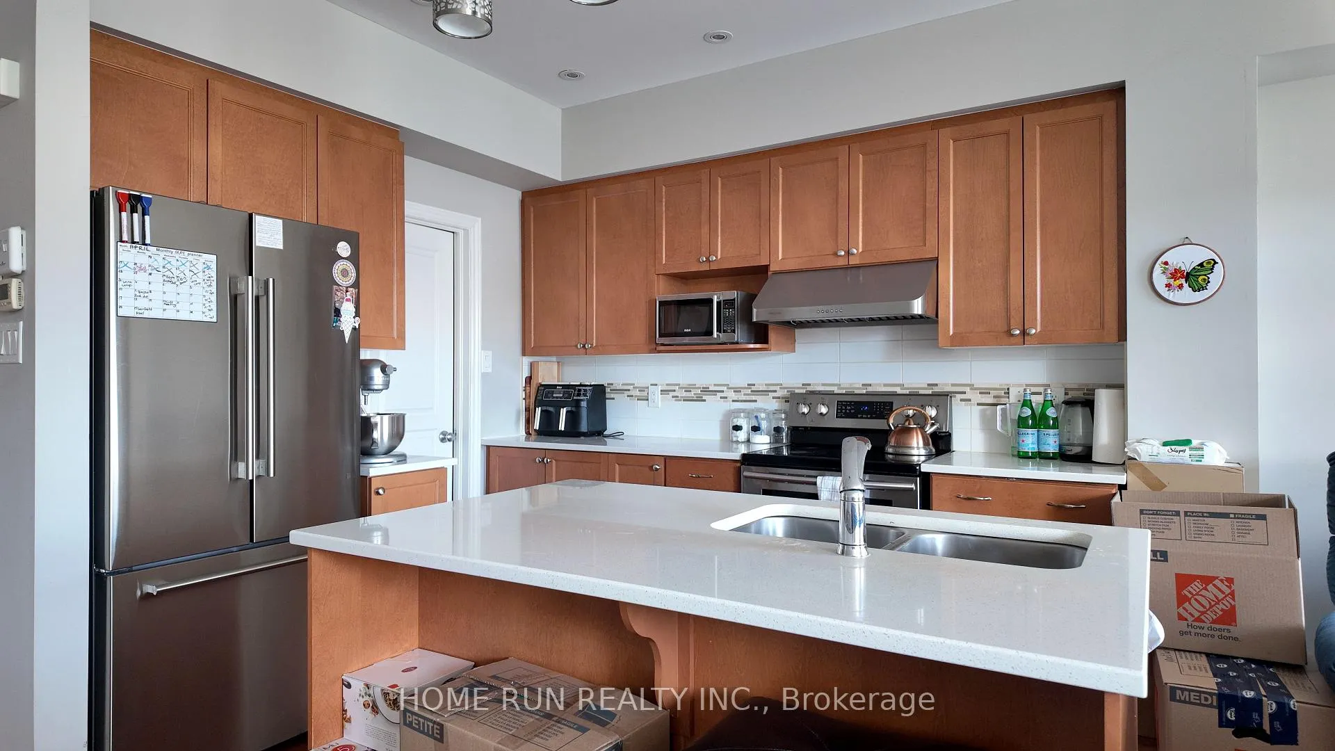 Photo 3 of 944 Fletcher Circle, Ottawa, Kanata - Kanata Lakes/Heritage Hills — HOMEH