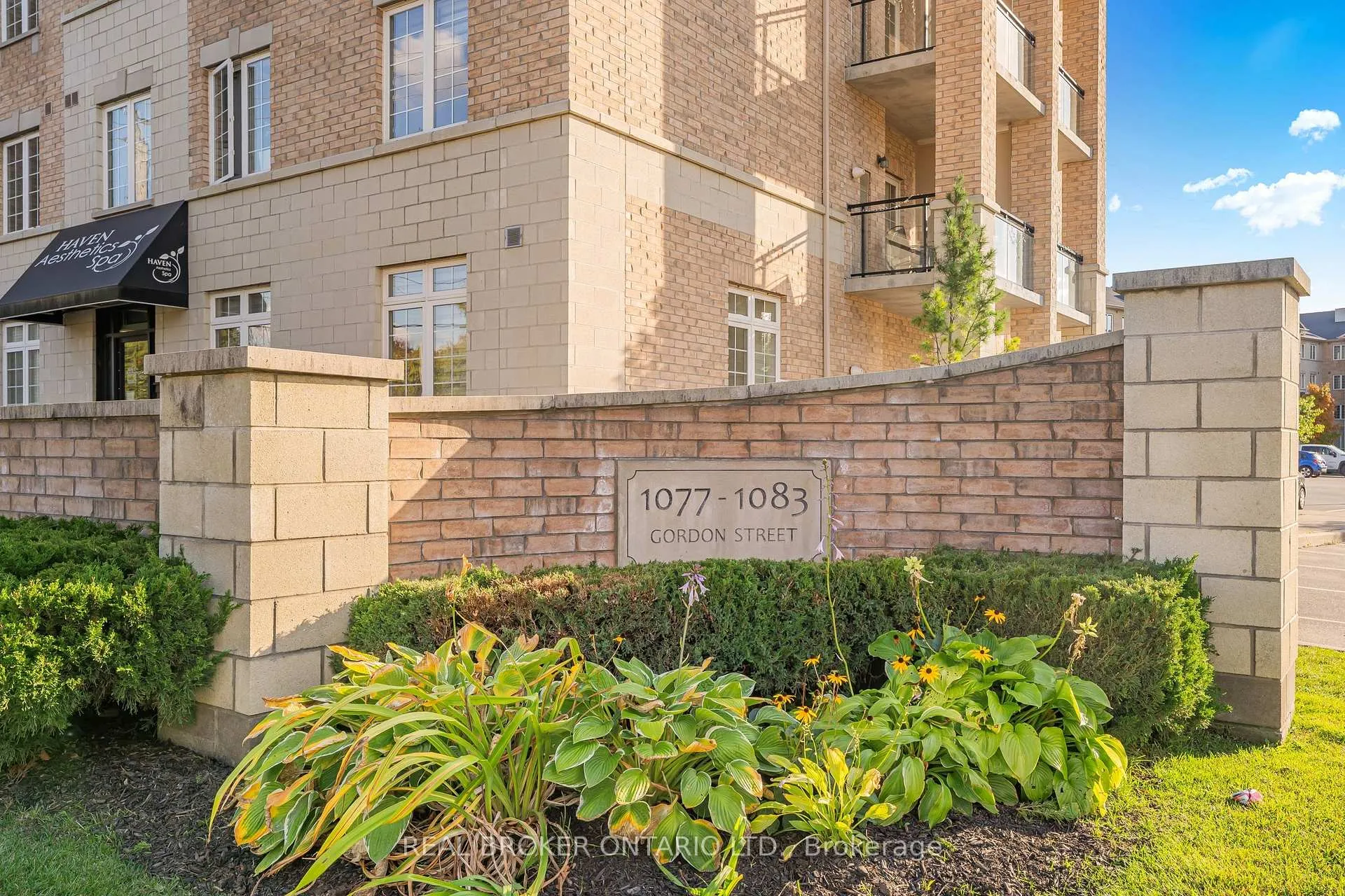Photo 3 of Unit 403, 1083 Gordon Street, Guelph, Kortright West — HOMEH