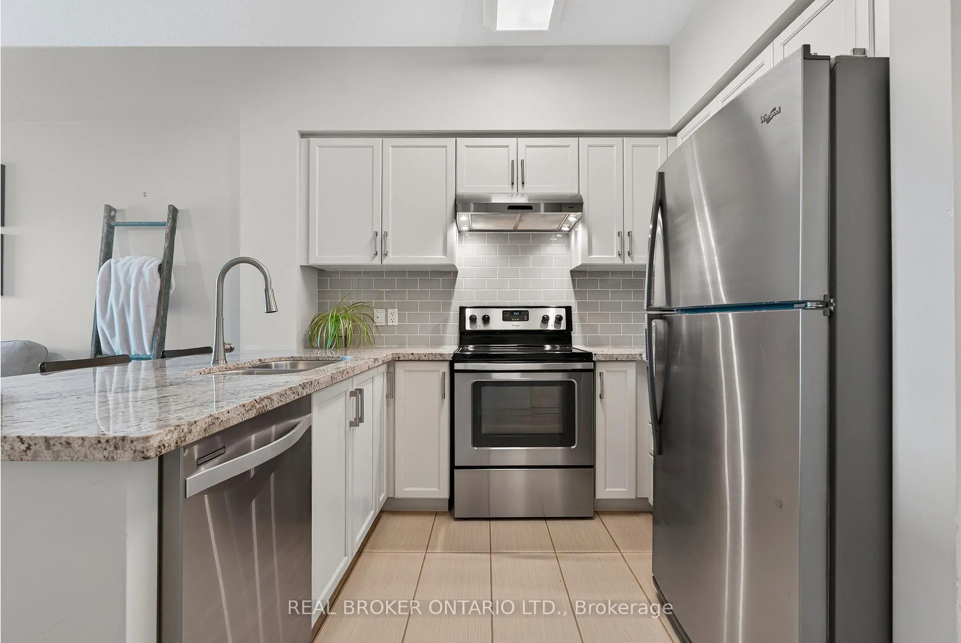 Photo 11 of Unit 403, 1083 Gordon Street, Guelph, Kortright West — HOMEH