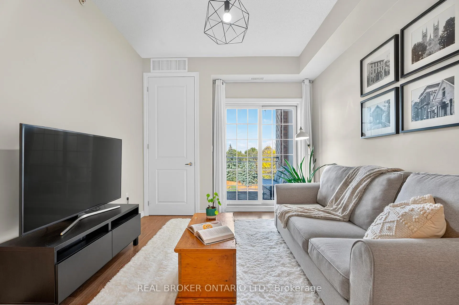 Photo 13 of Unit 403, 1083 Gordon Street, Guelph, Kortright West — HOMEH