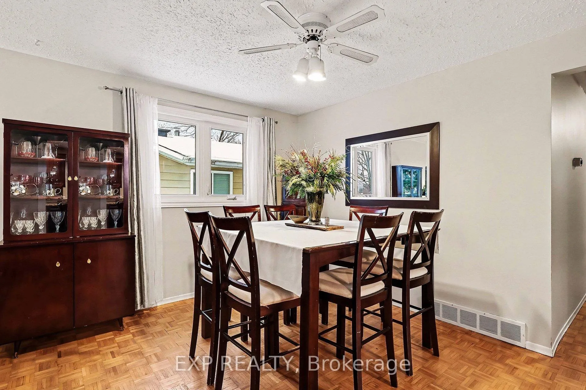 Photo 9 of 15 Wedgewood Crescent, Ottawa, Blackburn Hamlet — HOMEH