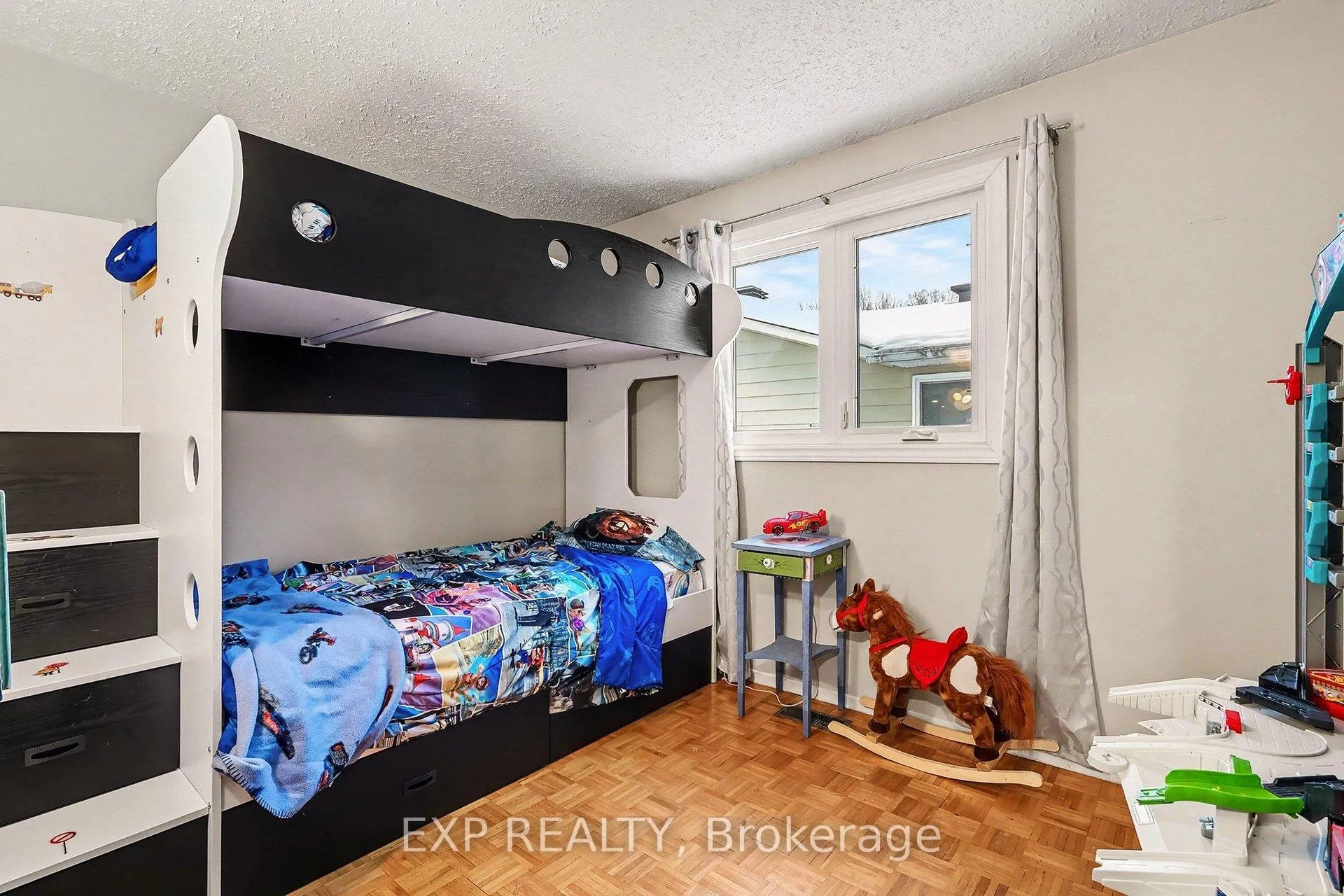 Photo 13 of 15 Wedgewood Crescent, Ottawa, Blackburn Hamlet — HOMEH