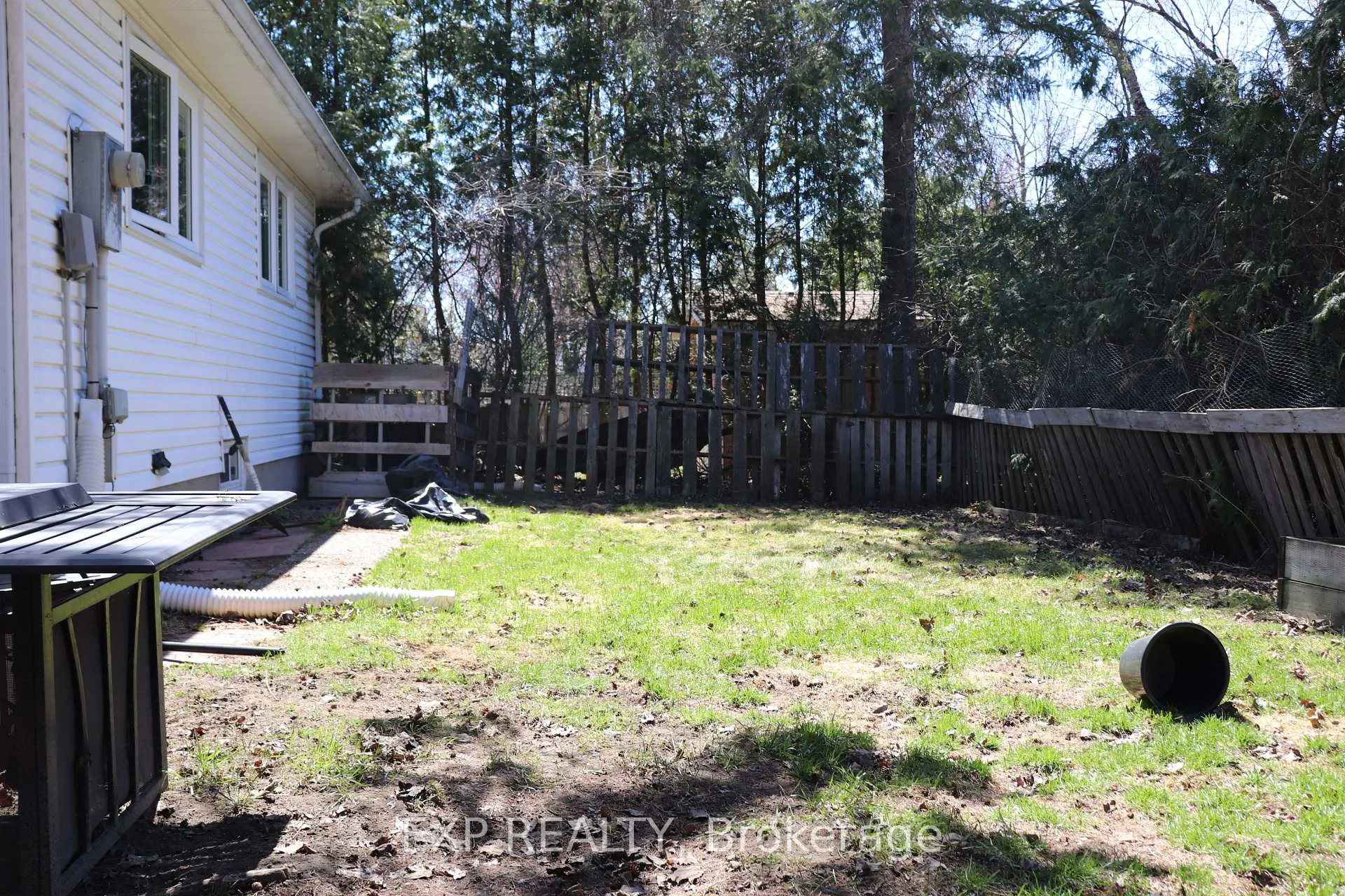 Photo 19 of 15 Wedgewood Crescent, Ottawa, Blackburn Hamlet — HOMEH