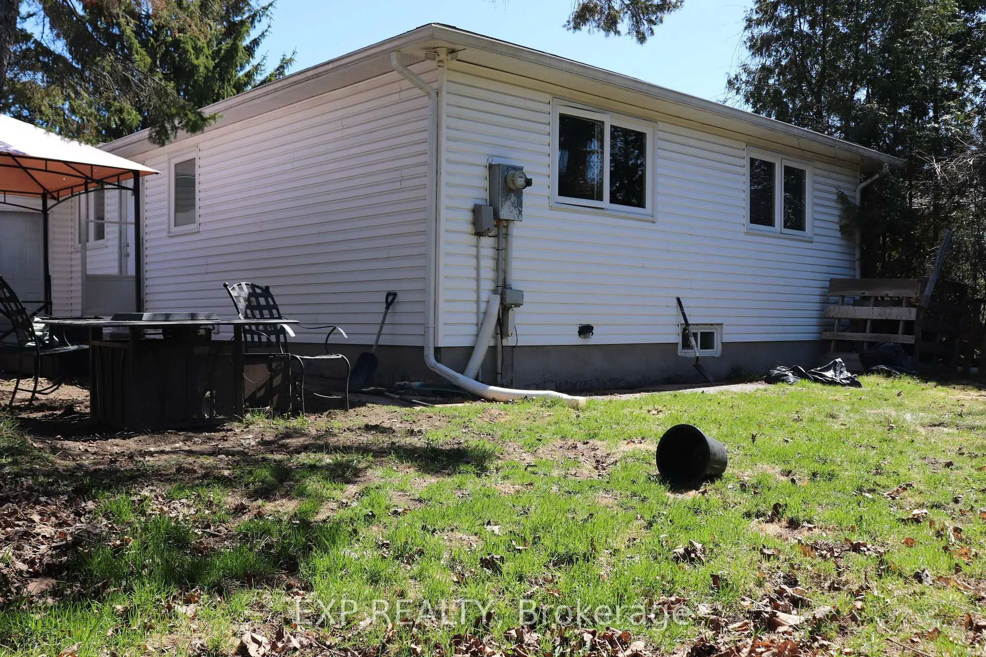 Photo 20 of 15 Wedgewood Crescent, Ottawa, Blackburn Hamlet — HOMEH