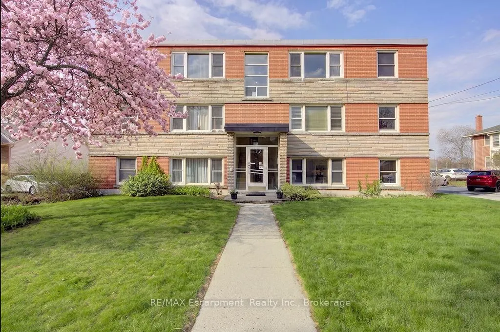 Photo 2 of Unit 204, 830 Robinson Street, Burlington, Brant — HOMEH