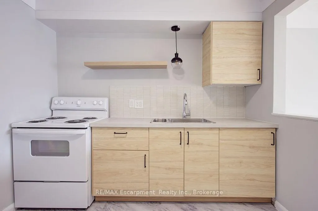 Photo 1 of Unit 204, 830 Robinson Street, Burlington, Brant — HOMEH