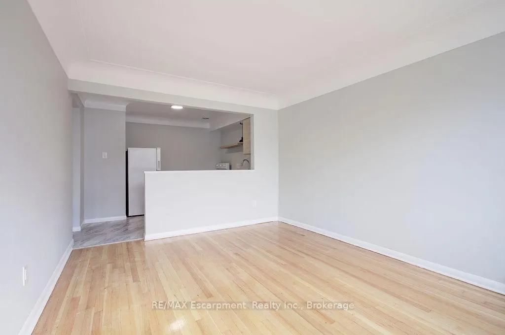 Photo 8 of Unit 204, 830 Robinson Street, Burlington, Brant — HOMEH