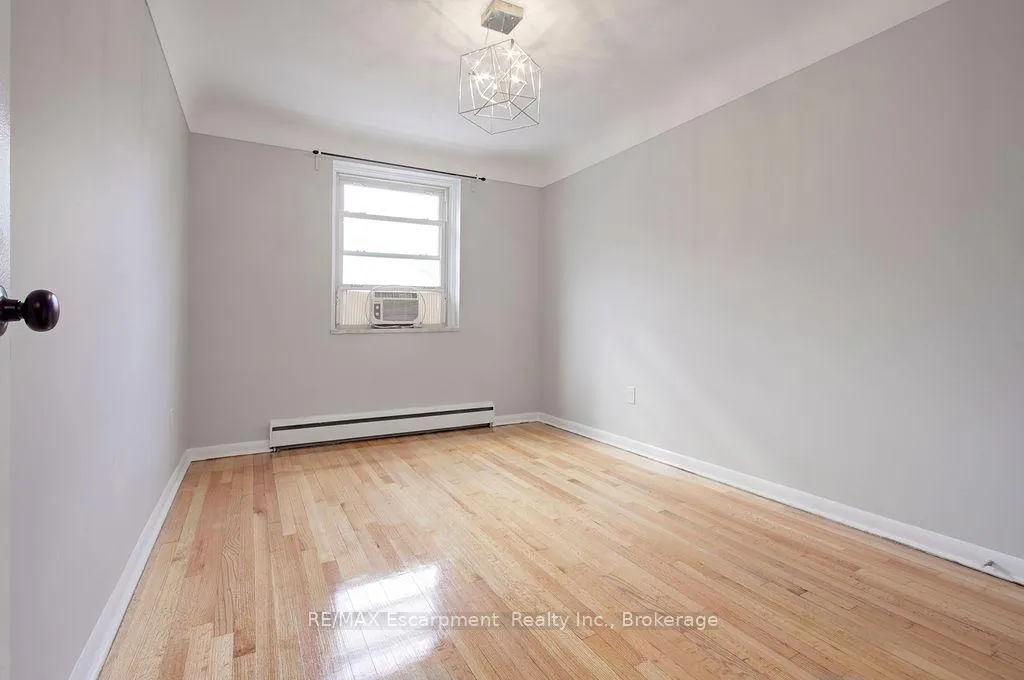 Photo 9 of Unit 204, 830 Robinson Street, Burlington, Brant — HOMEH