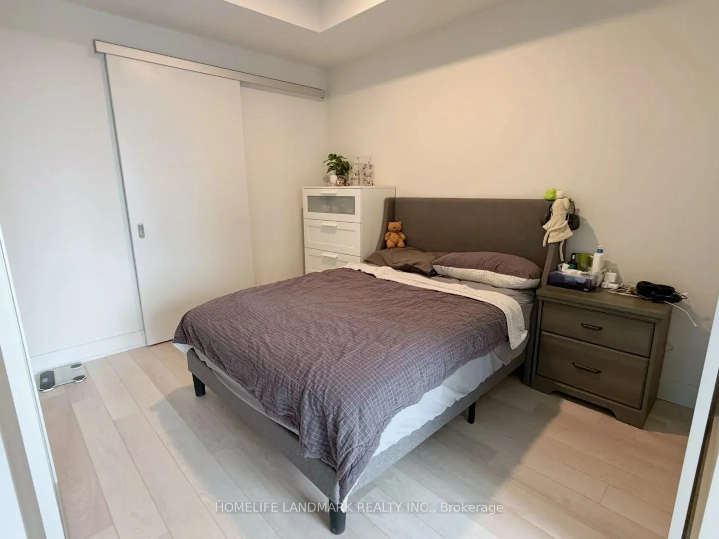Photo 5 of Unit 1607, 8 Cumberland Street, Toronto, The Annex — HOMEH