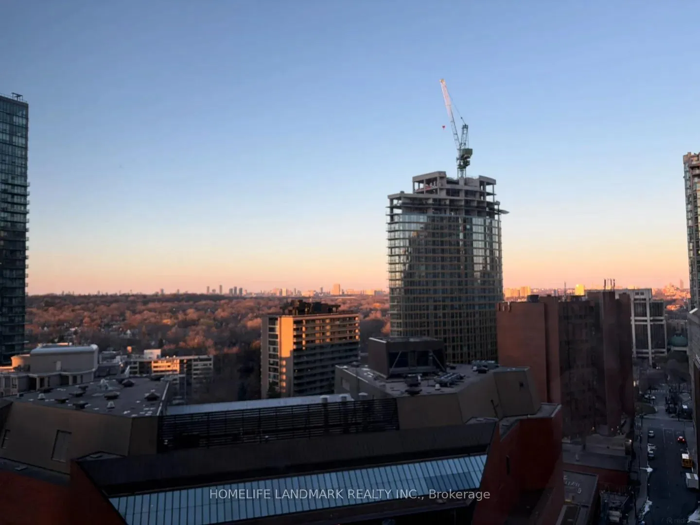 Photo 7 of Unit 1607, 8 Cumberland Street, Toronto, The Annex — HOMEH