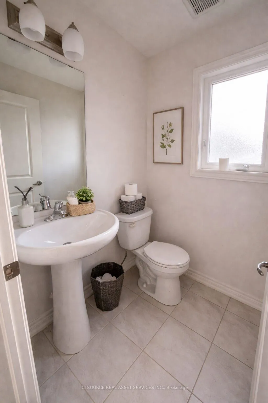Photo 5 of 222 Heron Street, Welland, Coyle Creek — HOMEH