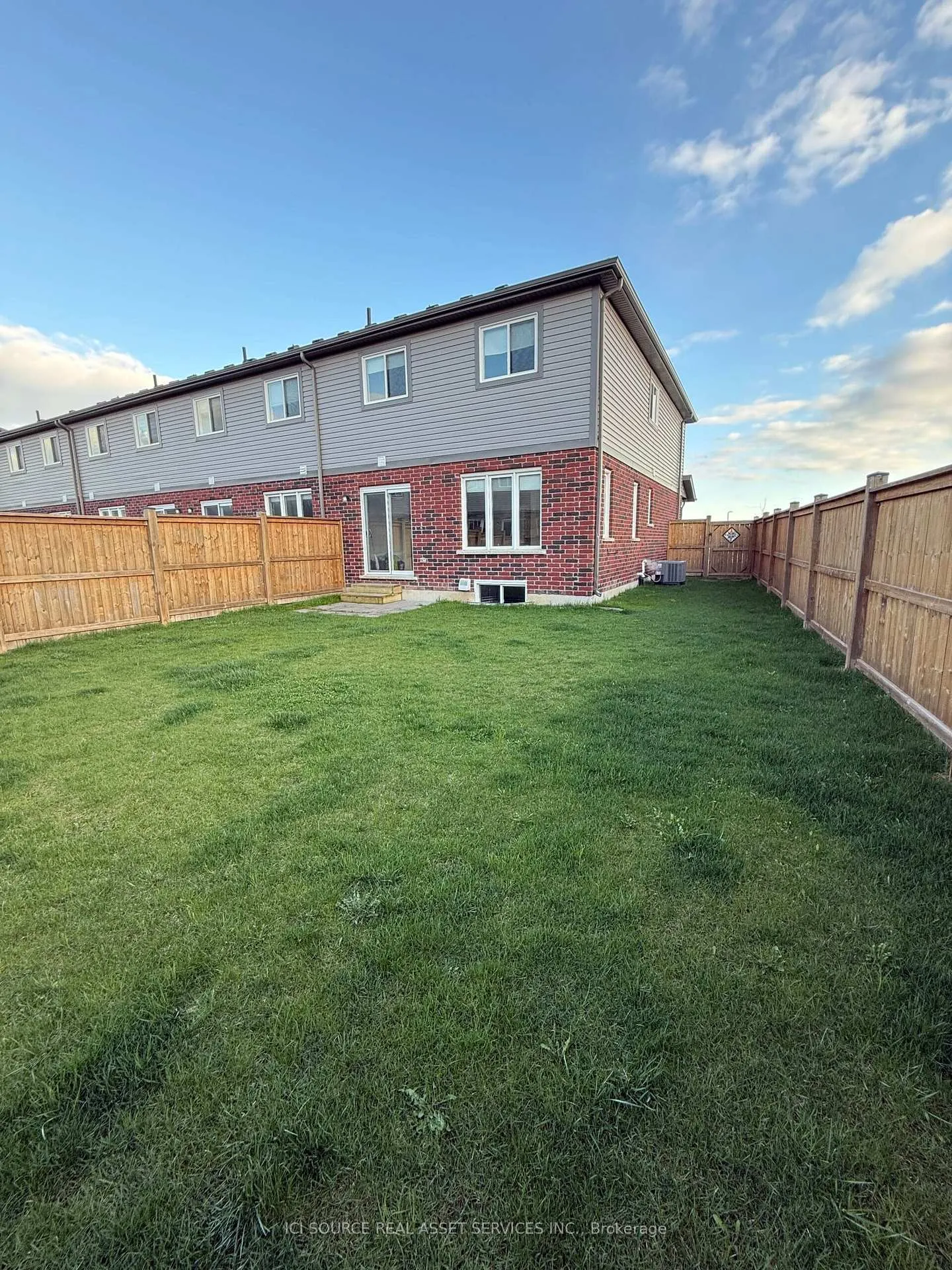 Photo 6 of 222 Heron Street, Welland, Coyle Creek — HOMEH