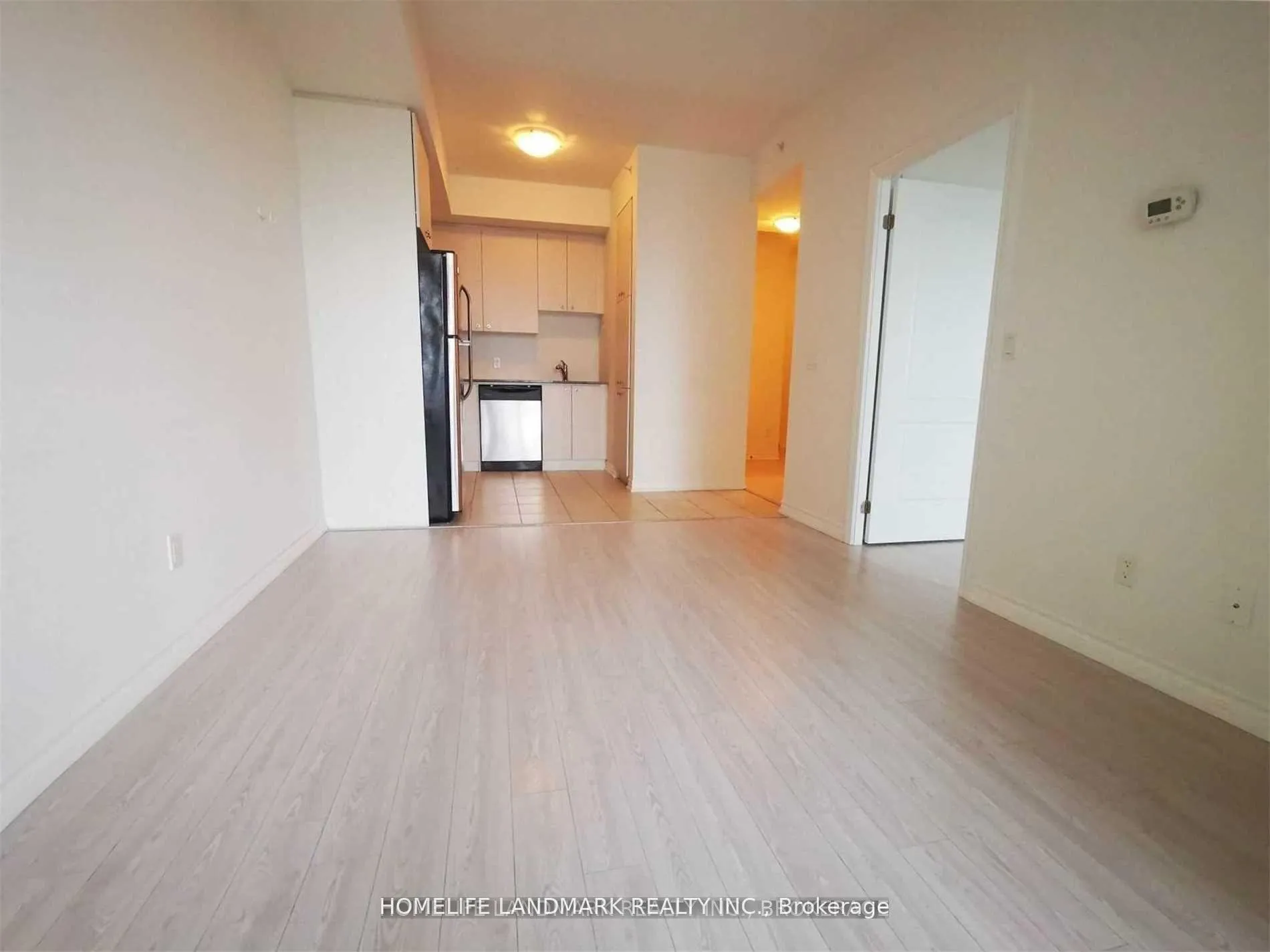 Photo 5 of Unit 827, 8323 Kennedy Road, Markham, Village Green-South Unionville — HOMEH