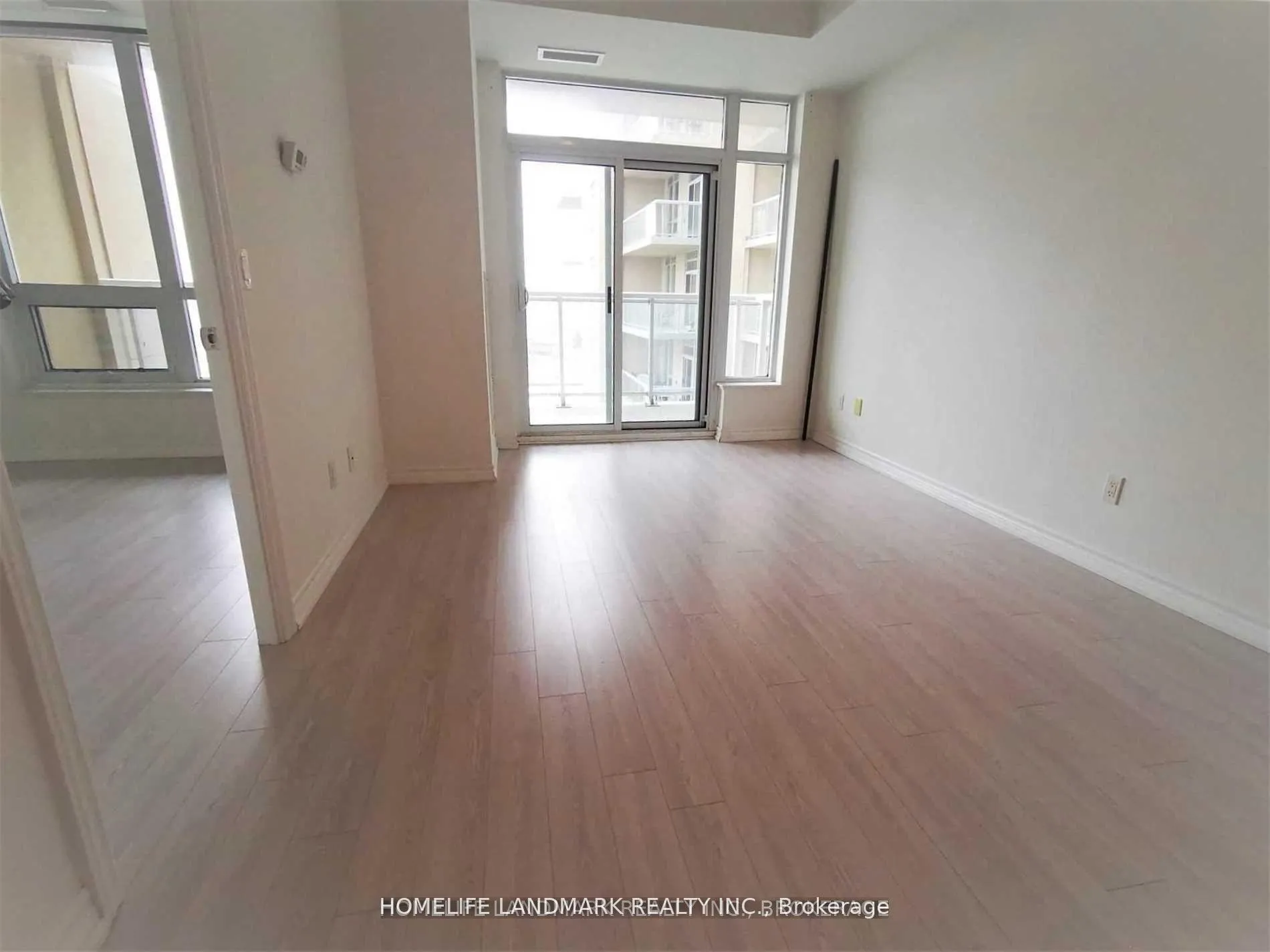Photo 6 of Unit 827, 8323 Kennedy Road, Markham, Village Green-South Unionville — HOMEH