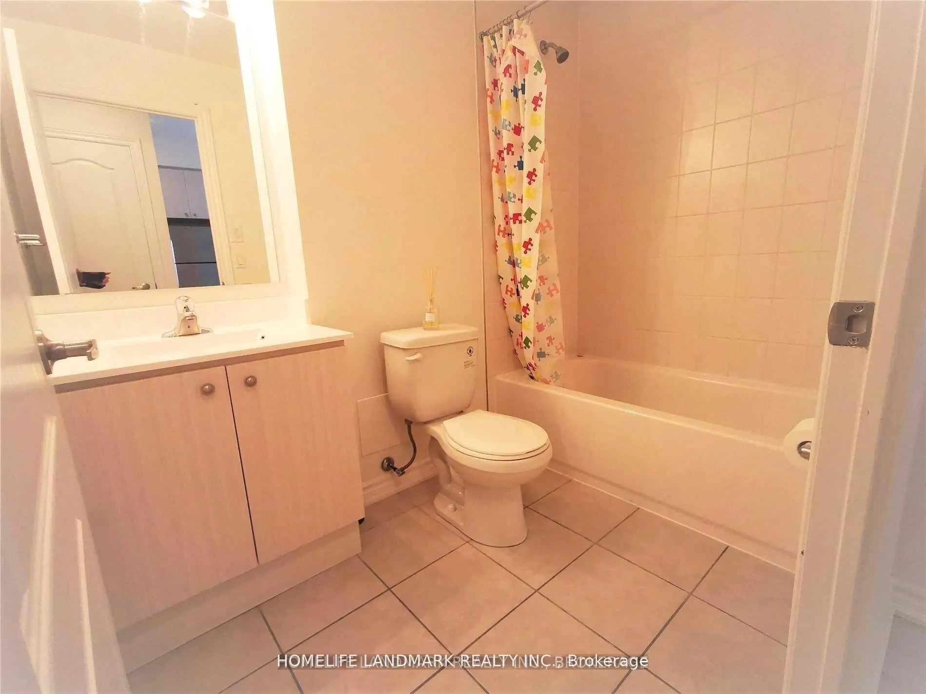 Photo 9 of Unit 827, 8323 Kennedy Road, Markham, Village Green-South Unionville — HOMEH
