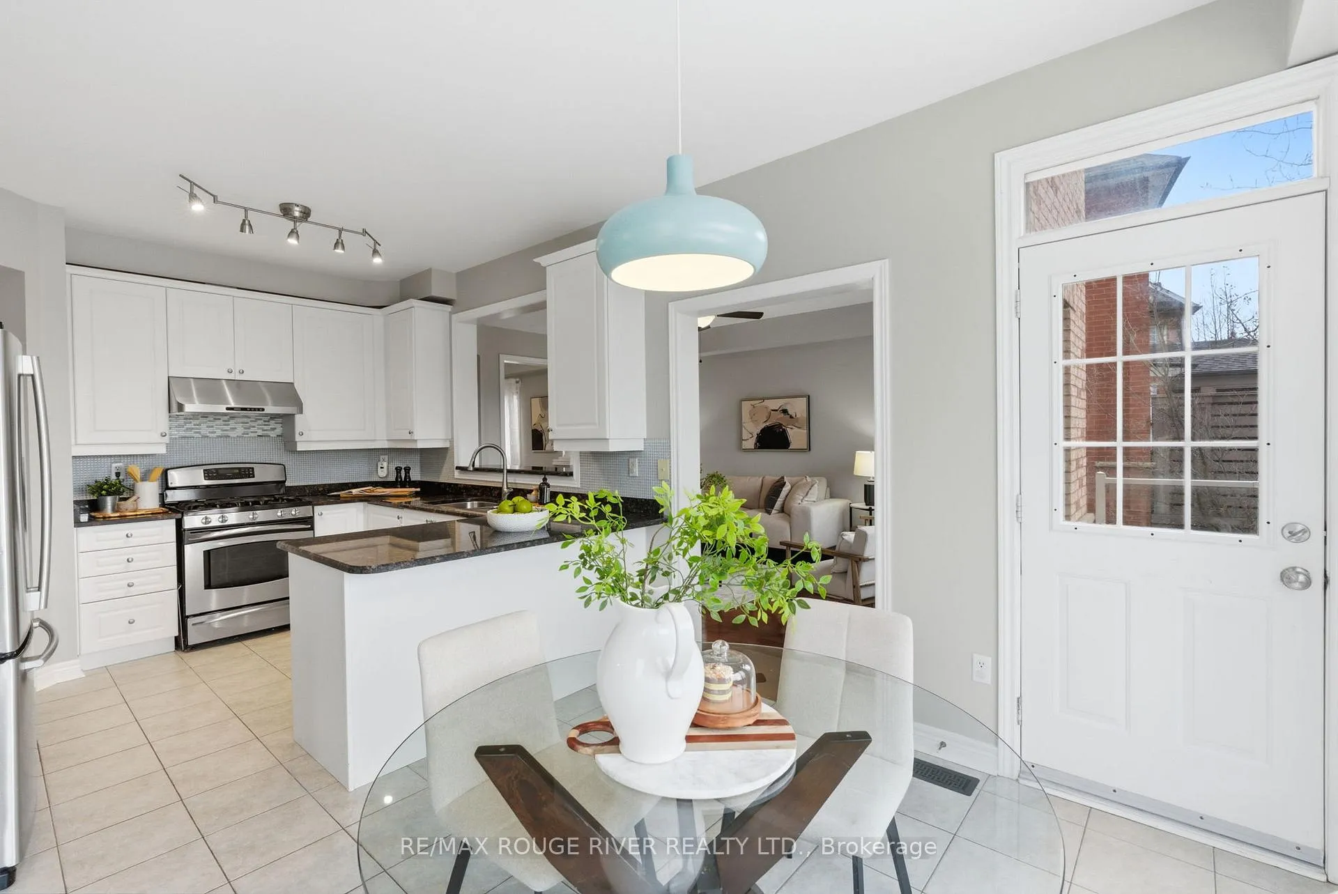 Photo 9 of 49 Helston Crescent, Whitby, Brooklin — HOMEH