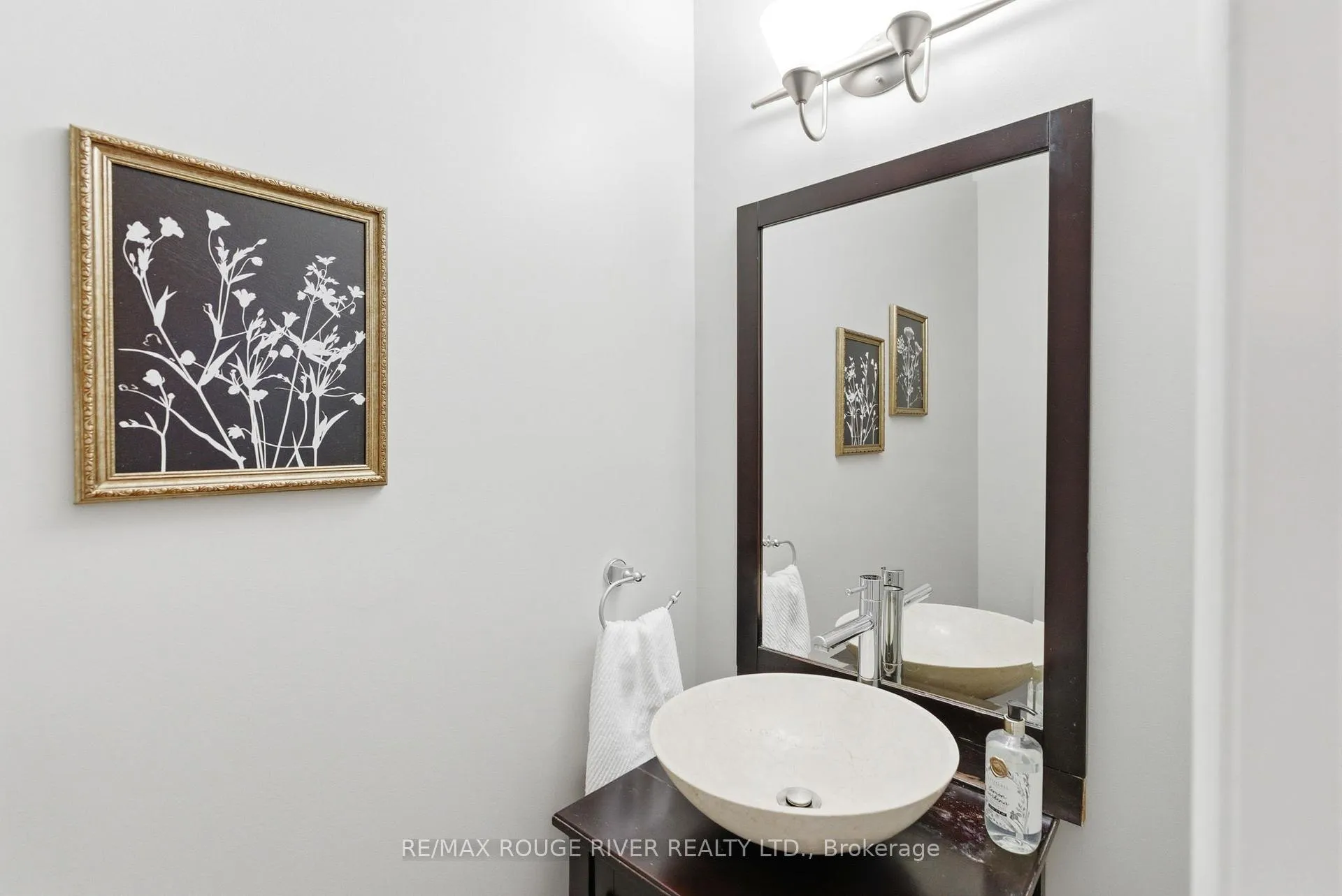 Photo 17 of 49 Helston Crescent, Whitby, Brooklin — HOMEH