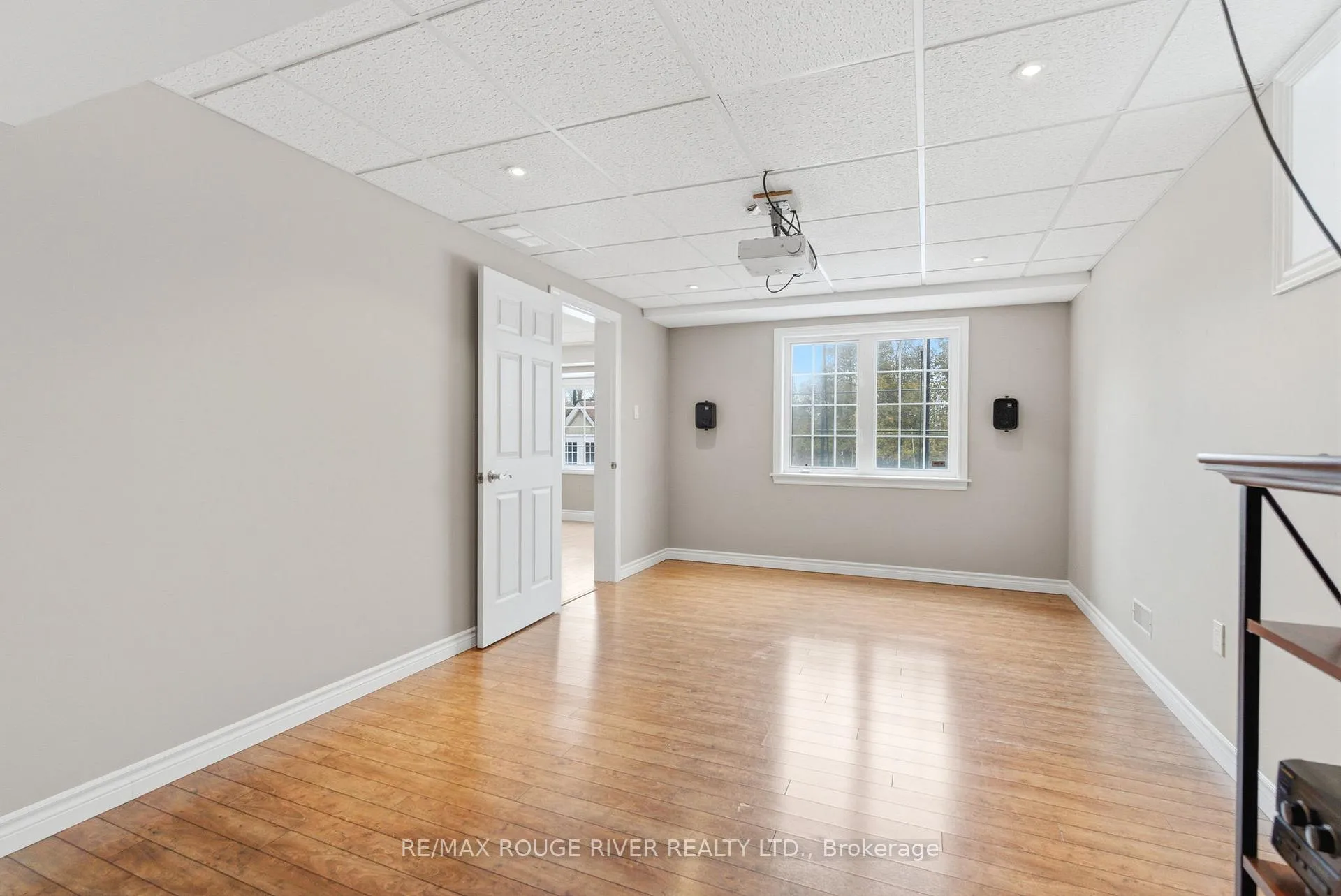 Photo 40 of 49 Helston Crescent, Whitby, Brooklin — HOMEH