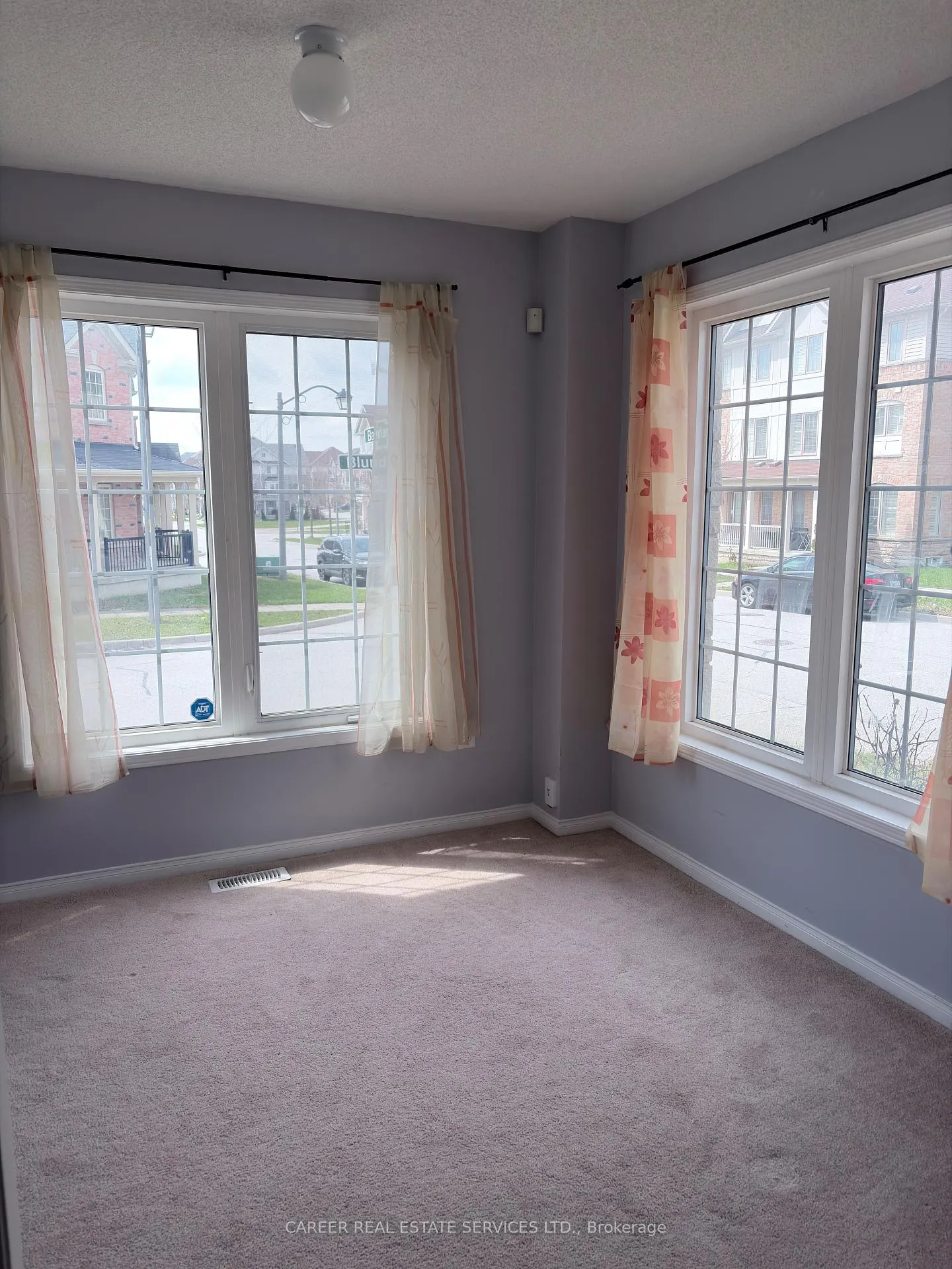 Photo 4 of 45 Blunden Road, Ajax, Central East — HOMEH