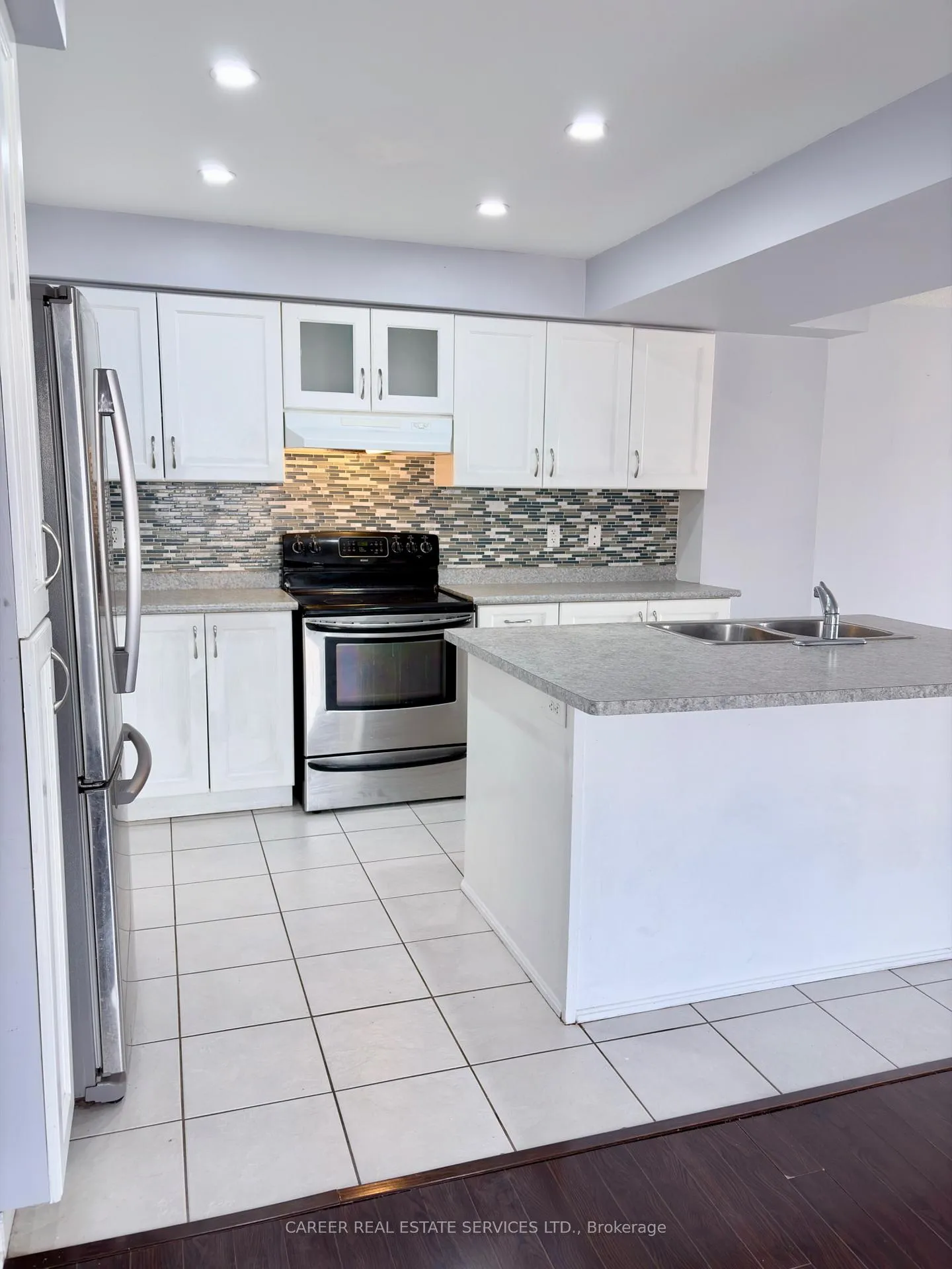 Photo 10 of 45 Blunden Road, Ajax, Central East — HOMEH