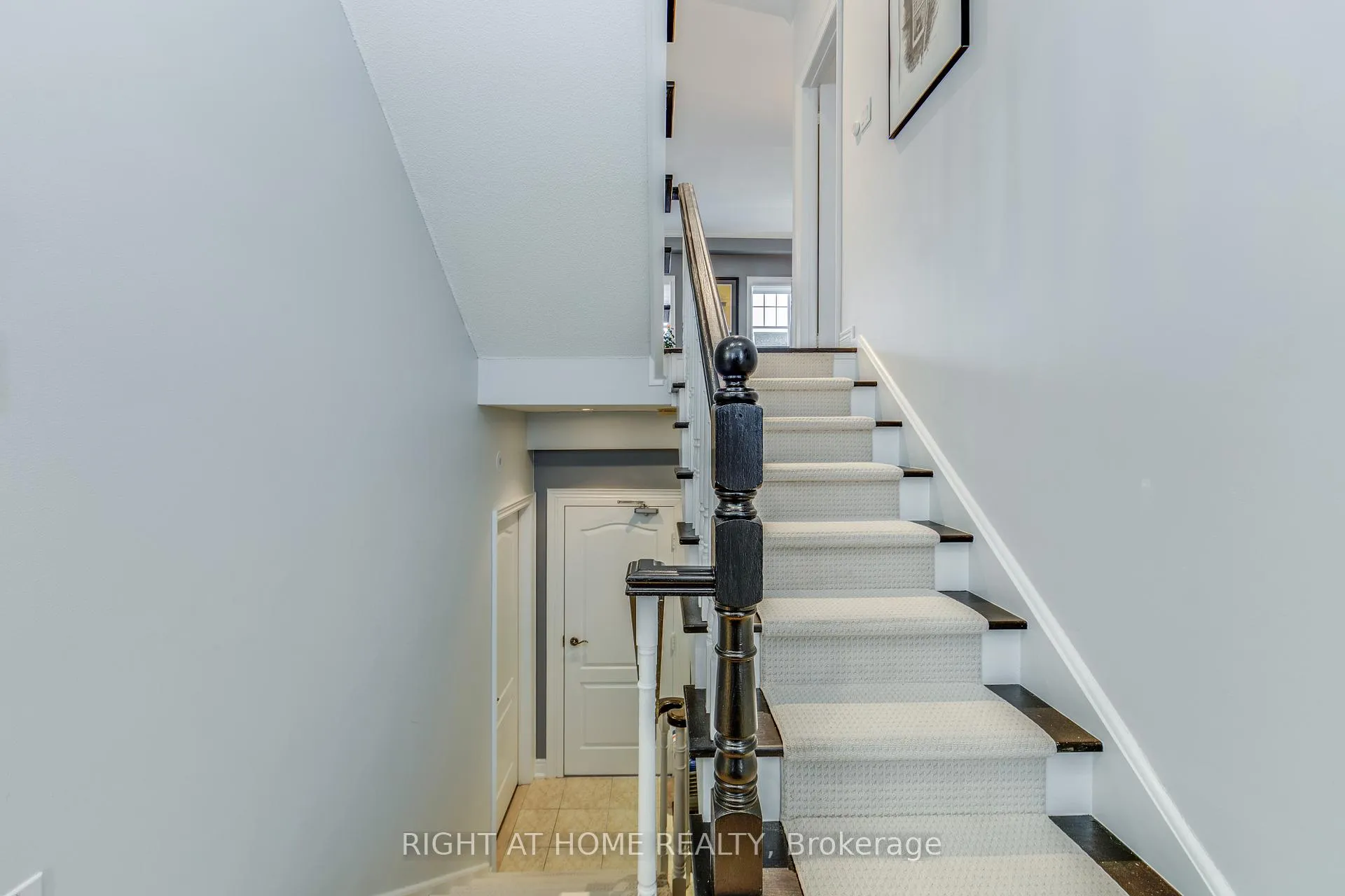 Photo 5 of Unit 37, 1295 Wharf Street, Pickering, Bay Ridges — HOMEH