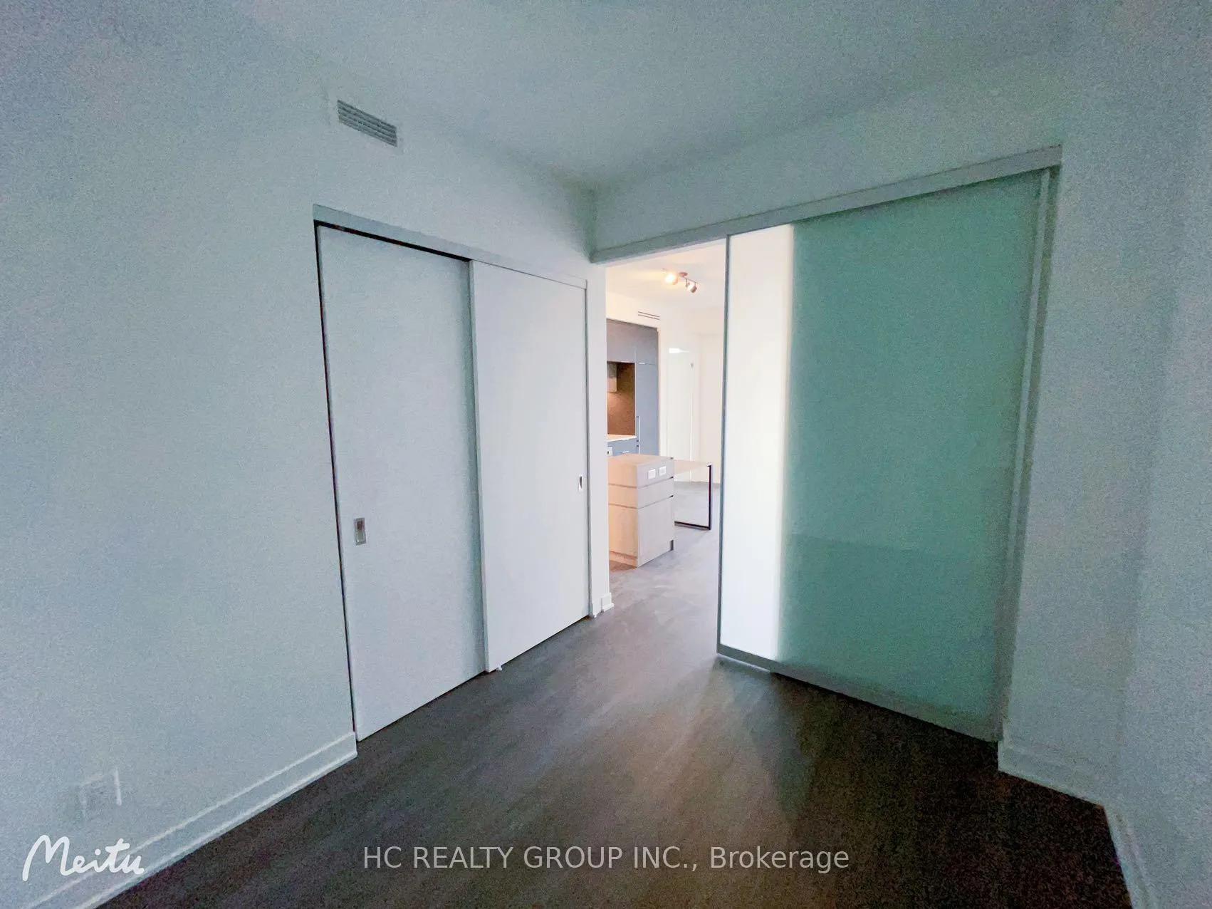 Photo 10 of Unit 708, 185 Alberta Avenue, Toronto, Oakwood Village — HOMEH