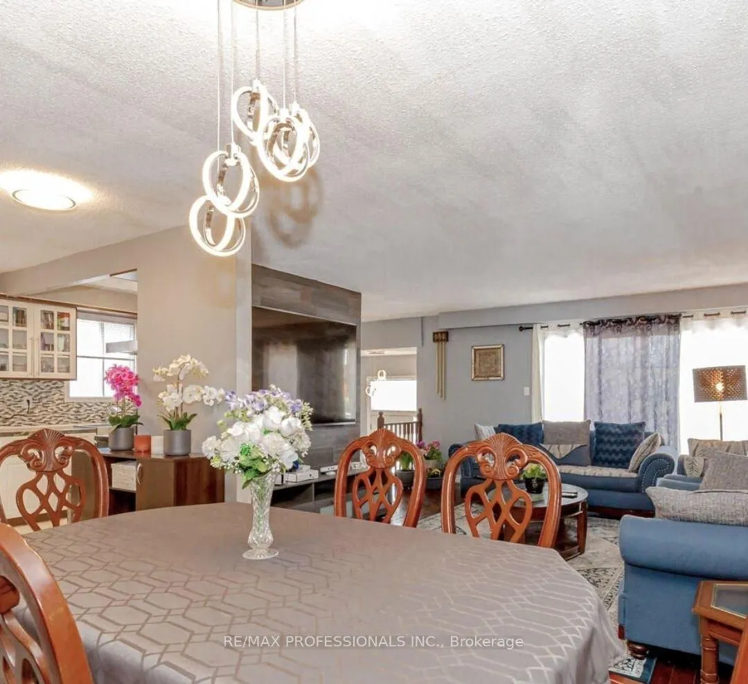 Photo 2 of Unit Upper, 18 Hockley Path, Brampton, Madoc — HOMEH