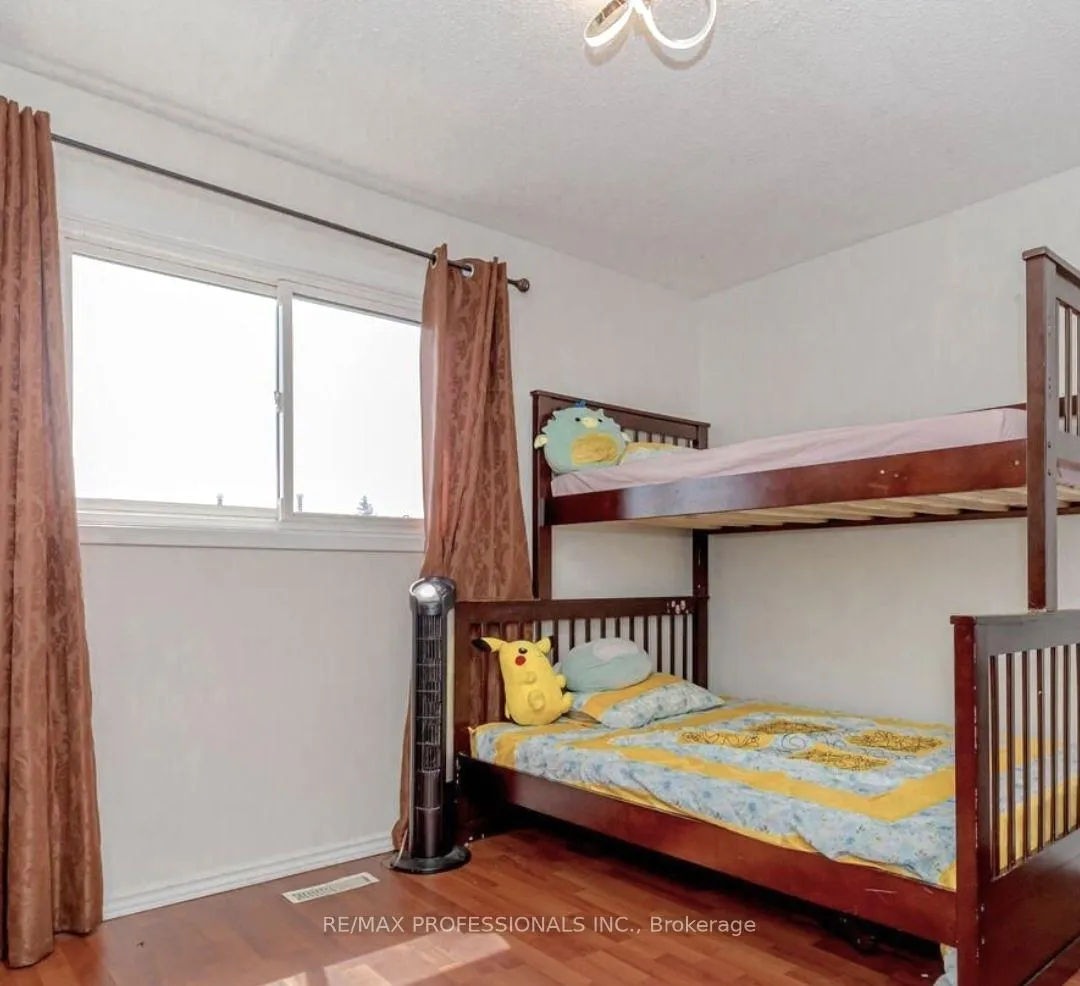 Photo 7 of Unit Upper, 18 Hockley Path, Brampton, Madoc — HOMEH