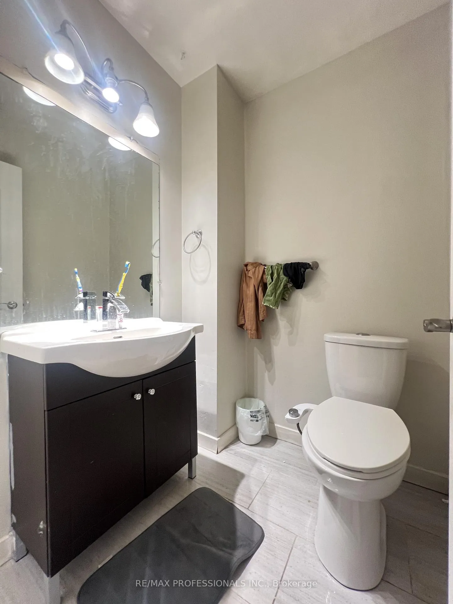 Photo 10 of Unit Upper, 18 Hockley Path, Brampton, Madoc — HOMEH