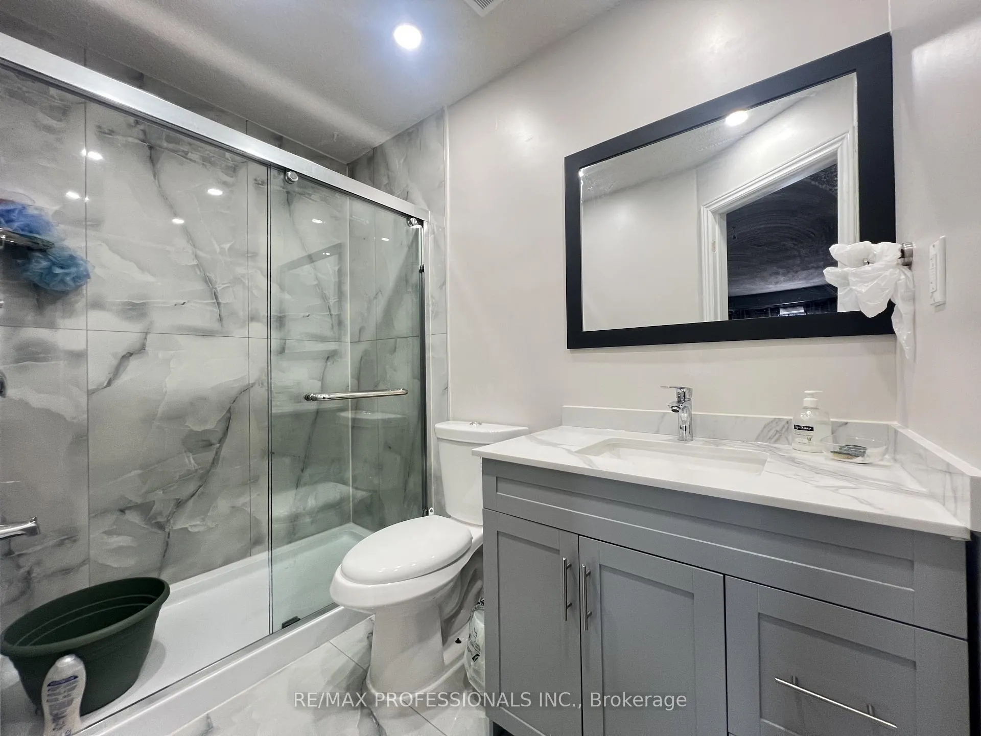 Photo 11 of Unit Upper, 18 Hockley Path, Brampton, Madoc — HOMEH