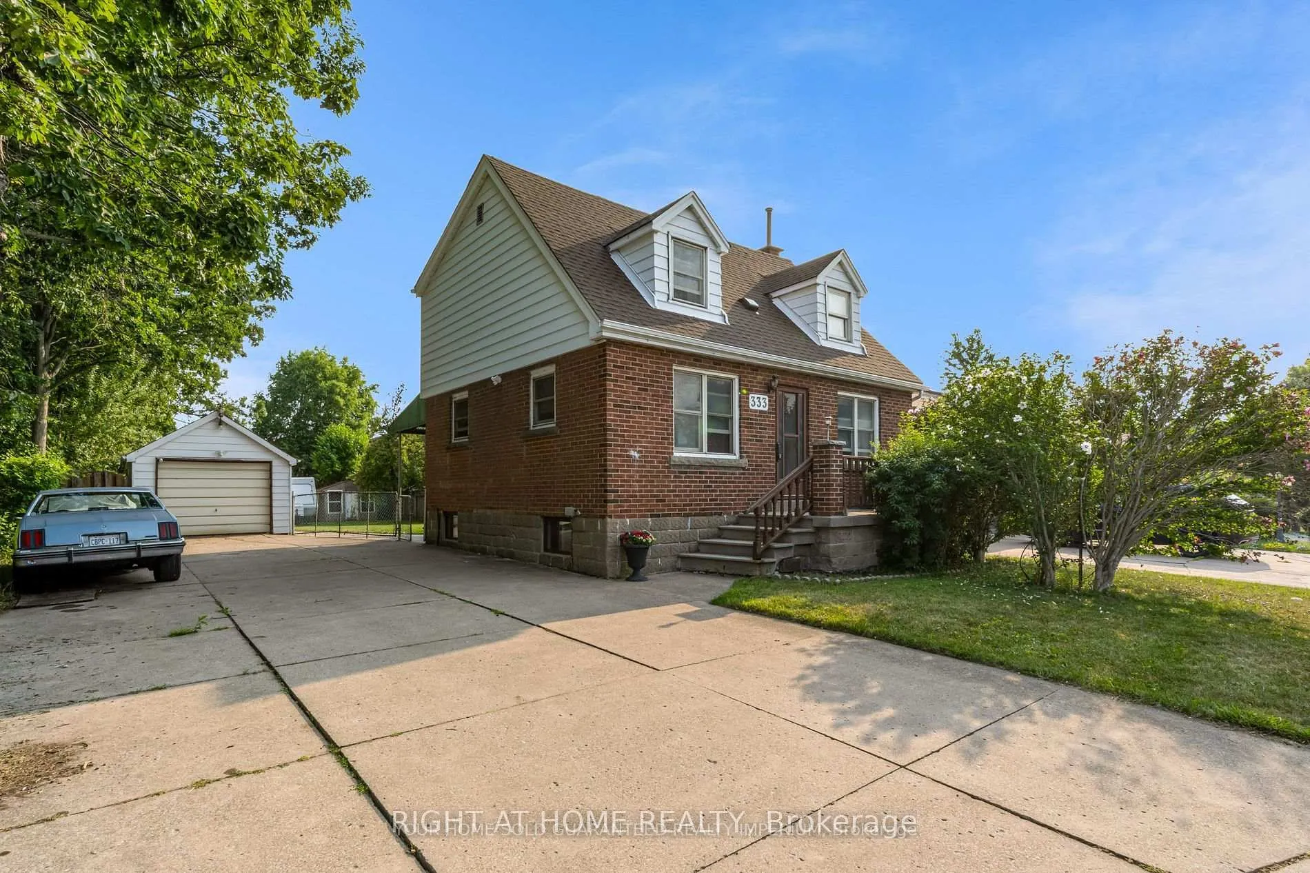 Photo 2 of 333 Limeridge Road E, Hamilton, Bruleville — HOMEH